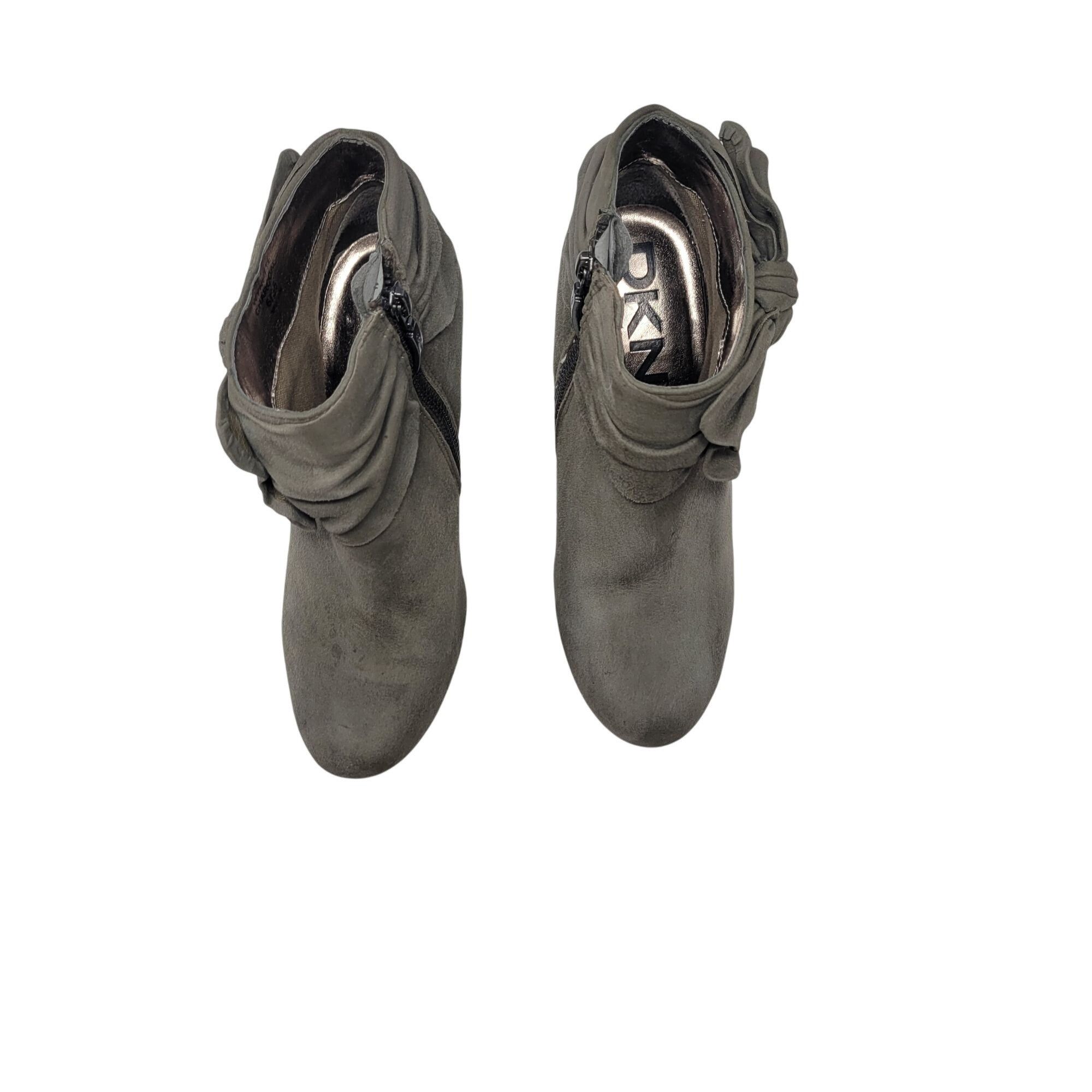 DKNY Vtg DKNY Vegan Faux Suede Gray Wynette Ankle Boots Sz 6 Heel Size US 6 / IT 36 - 7 Thumbnail