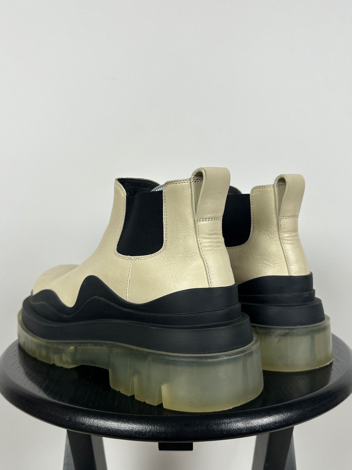 Bottega Veneta Bottega Veneta Cream Leather Ankle Chelsea Boots Size US 9.5 / IT 39.5 - 6 Thumbnail