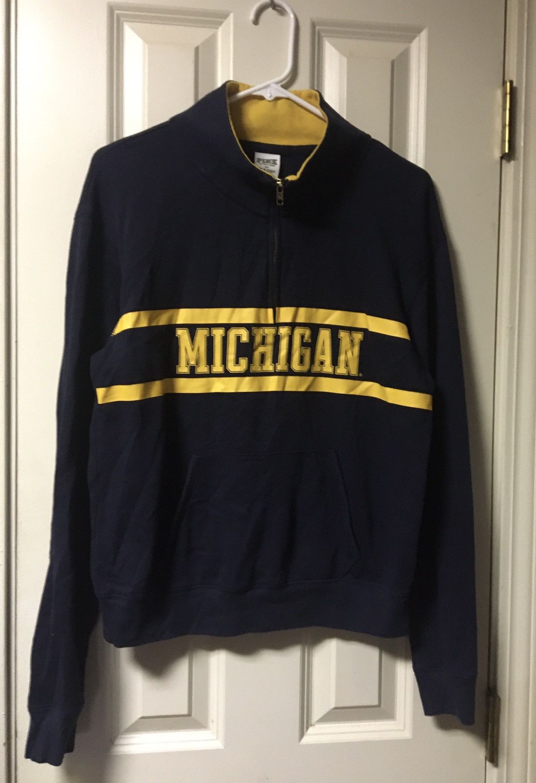 Victoria's Secret Victoria Secret PINK Women’s Sweatshirt Small Michigan Size S / US 4 / IT 40 - 1 Thumbnail