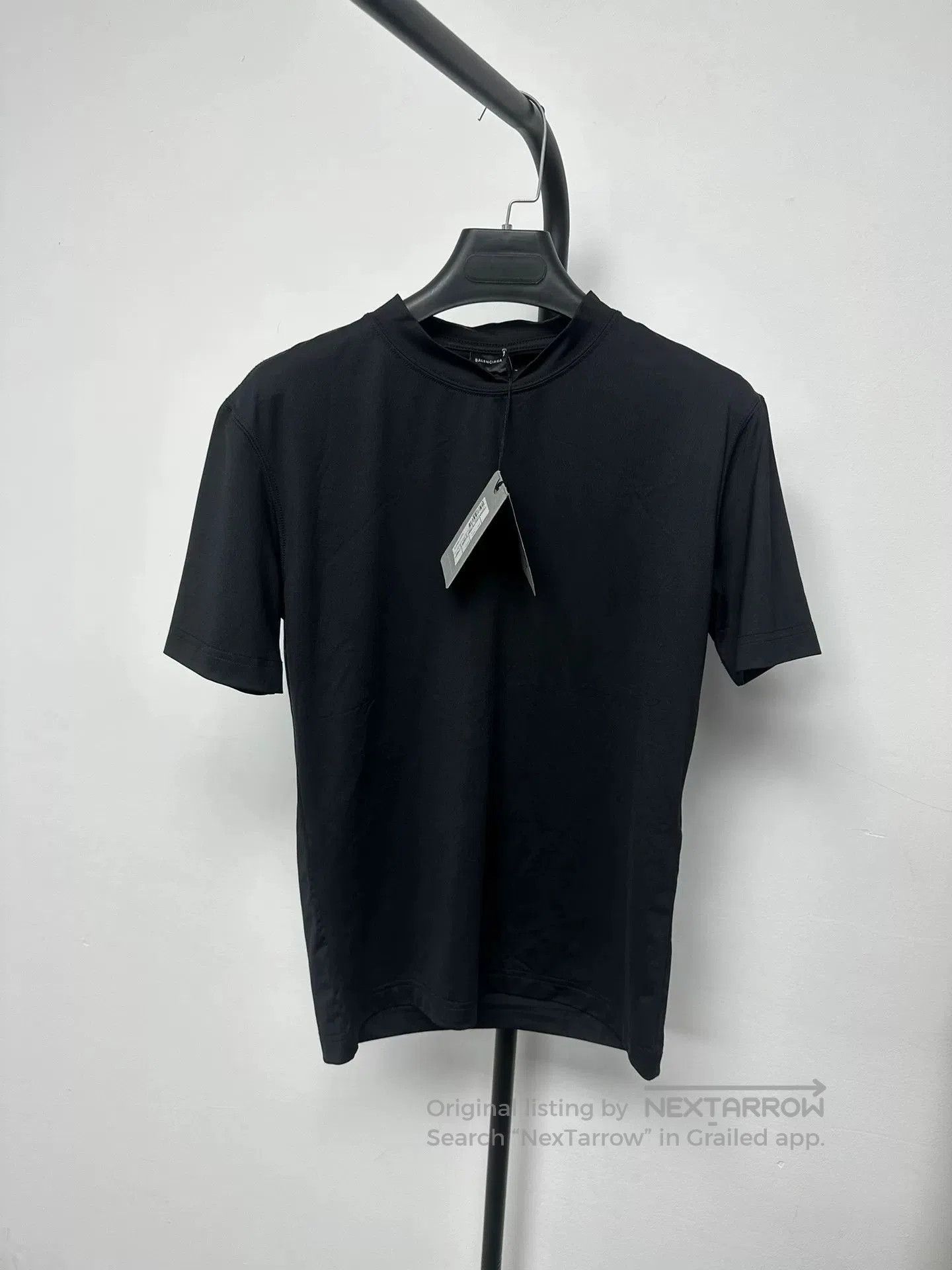 Balenciaga Balenciaga SS22 Men's Solid Crew Neck T-shirt. Size US L / EU 52-54 / 3 - 1 Thumbnail