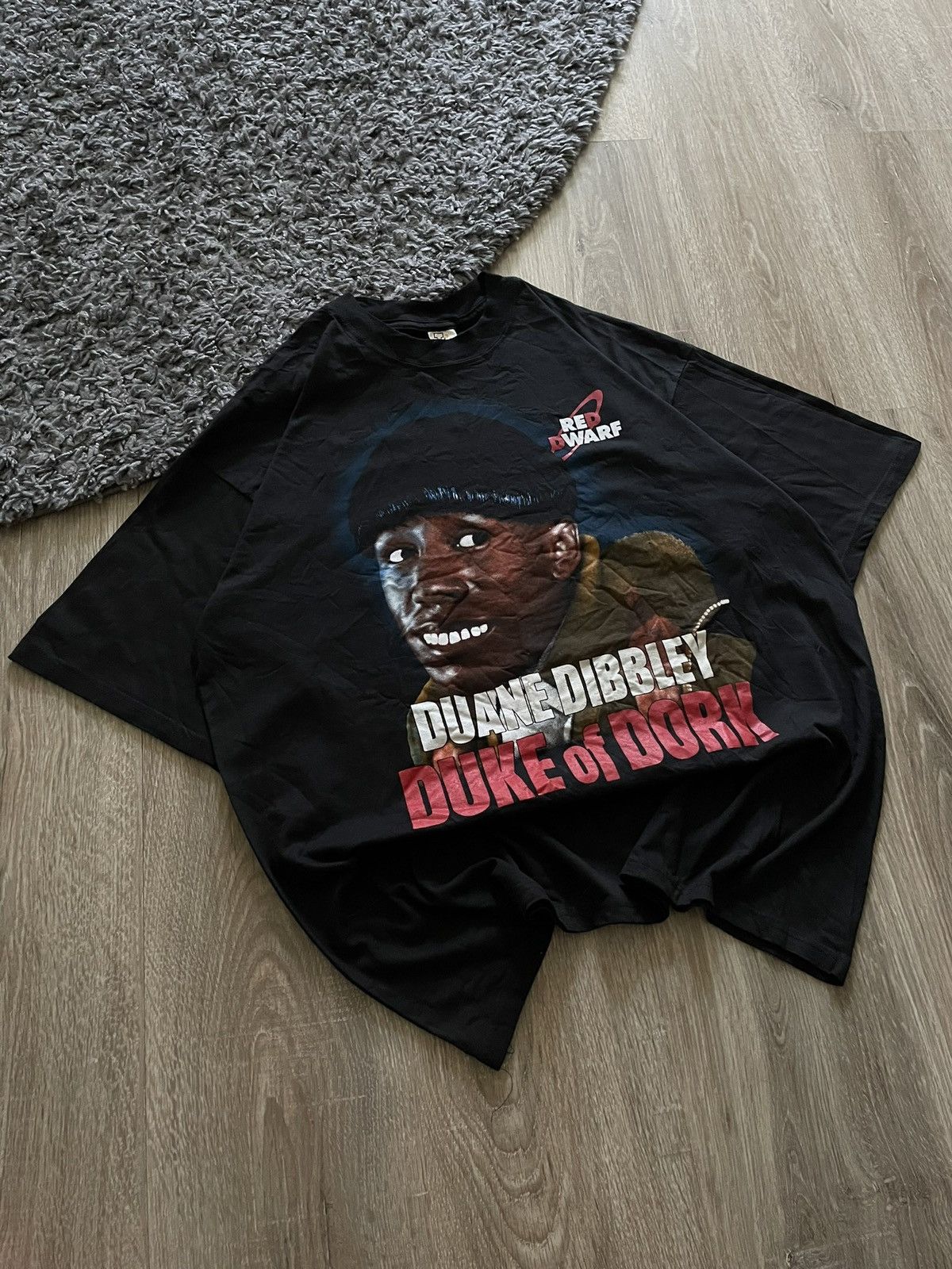 Vintage Vintage 90s Red Dwarf Duane Dibbley Promo Movie T Shirt Size US XL / EU 56 / 4 - 2 Thumbnail