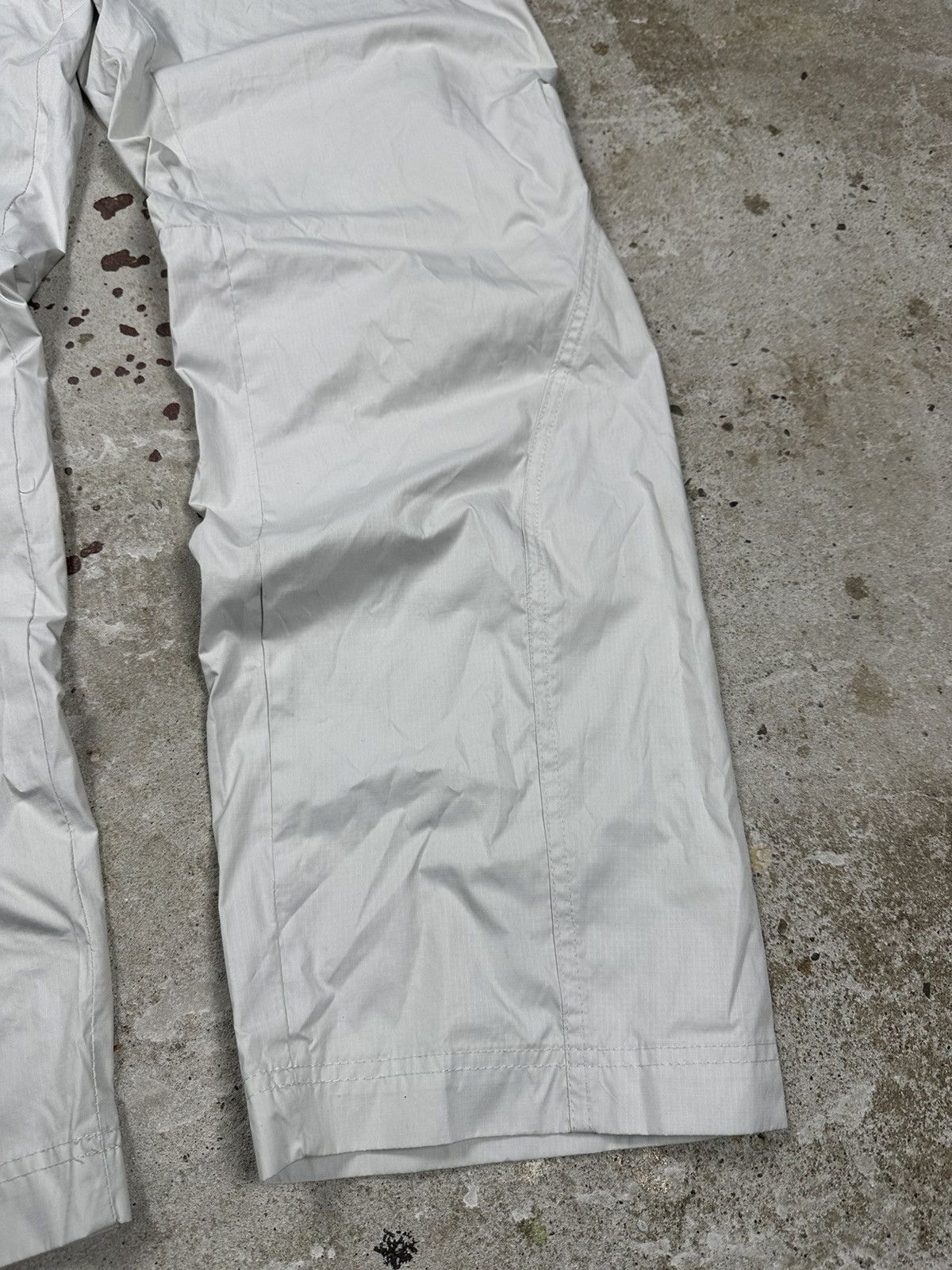 Nike × Vintage Vintage Y2K Nike Cargo Track Hiking Grey White Pants Size US 30 / EU 46 - 3 Thumbnail