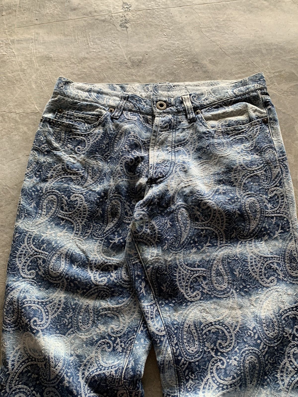 5351 POUR LES HOMMES insane 5351 pour les hommes Flared washed paisley jeans Size US 29 - 3 Thumbnail