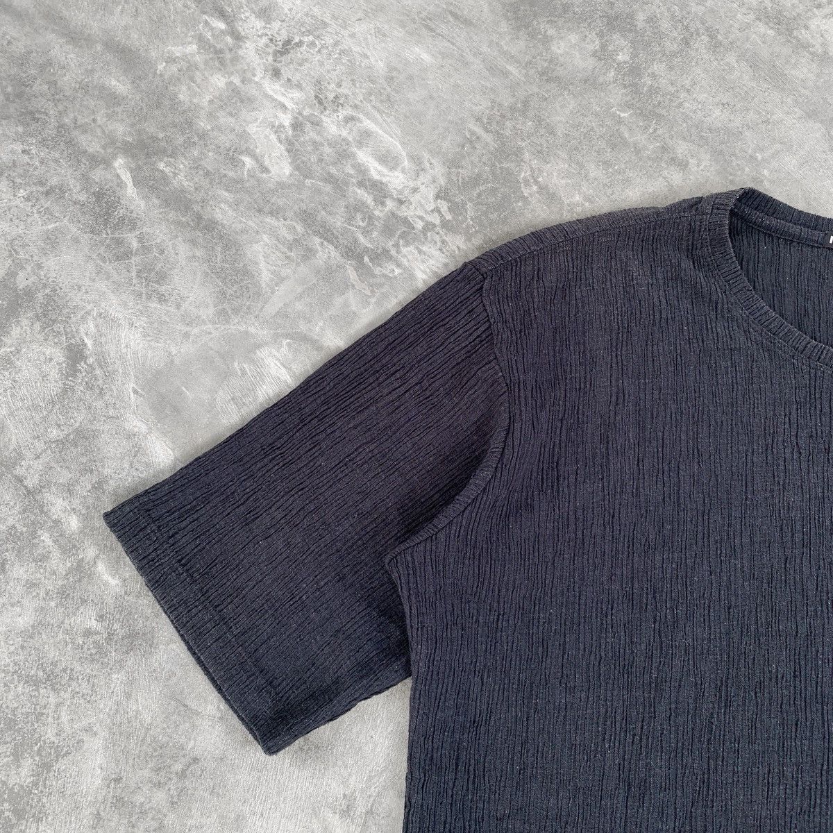 Issey Miyake Vintage Issey Miyake Men Ribbed Black Tshirt Size US M / EU 48-50 / 2 - 2 Thumbnail