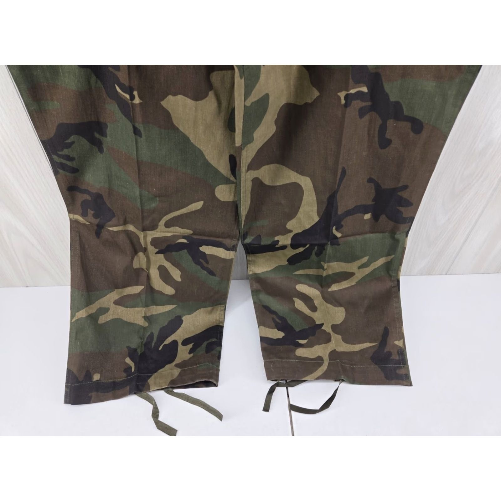Vintage VINTAGE Master Sportsman Pants Mens Large Camo Cargo Hunting Outdoor Woodland 38/33 Mens Pants Camouflage Cargo Hunting 90s? Size US 33 - 5 Thumbnail