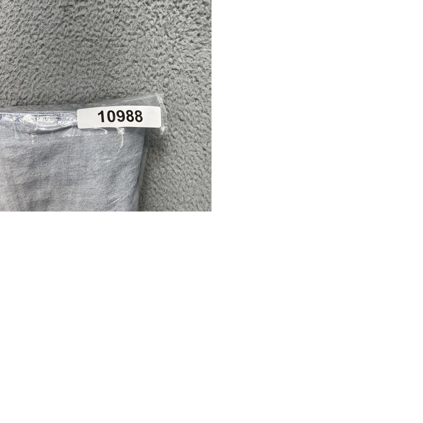 Levi's VINTAGE Levi's Silvertab 560 Jeans Mens 29x34 Grunge Wash Relaxed Tapered 90s Size US 29 - 12 Thumbnail