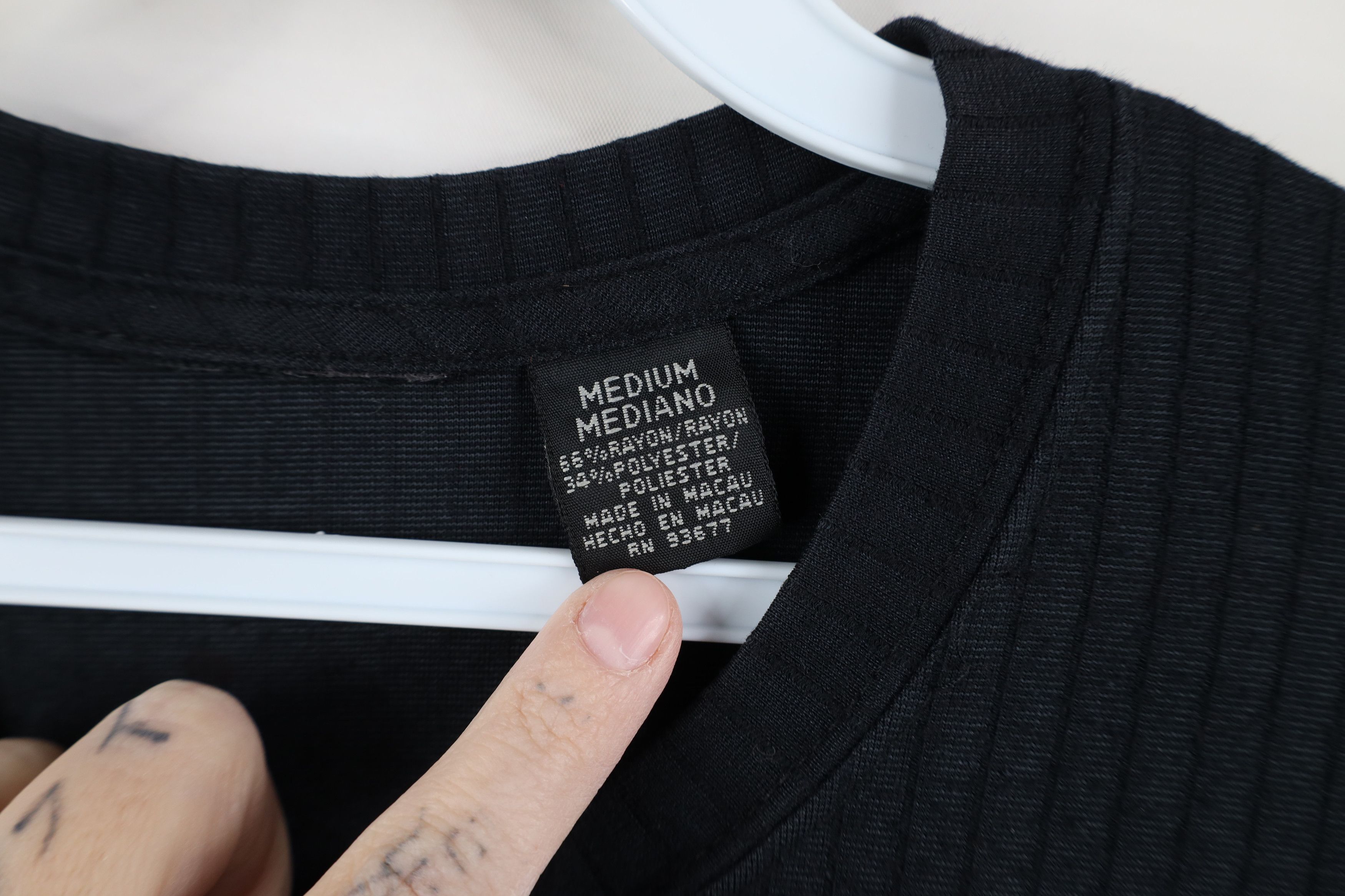Vintage Vintage 90s Streetwear Knit Short Sleeve T-Shirt Black Size US M / EU 48-50 / 2 - 4 Thumbnail