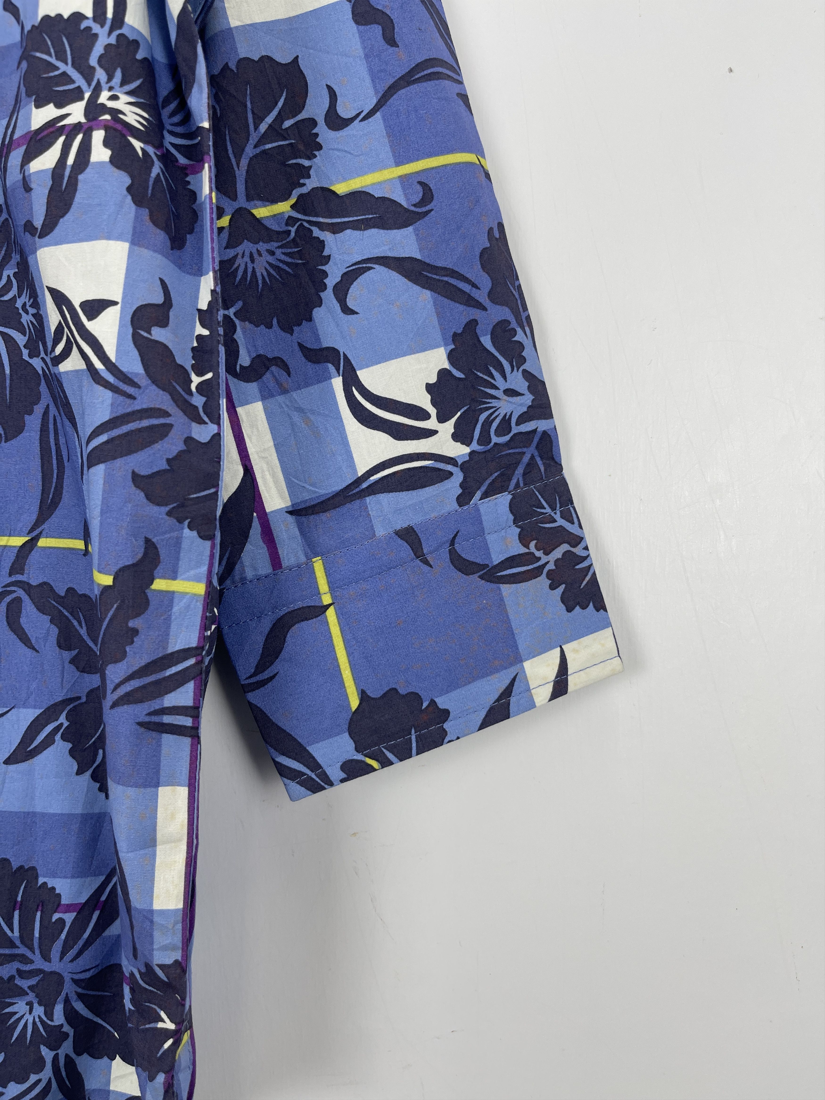 Japanese Brand × Vintage Vintage Japanese Brand Floral Design Shirt TA0410 Size US S / EU 44-46 / 1 - 6 Thumbnail
