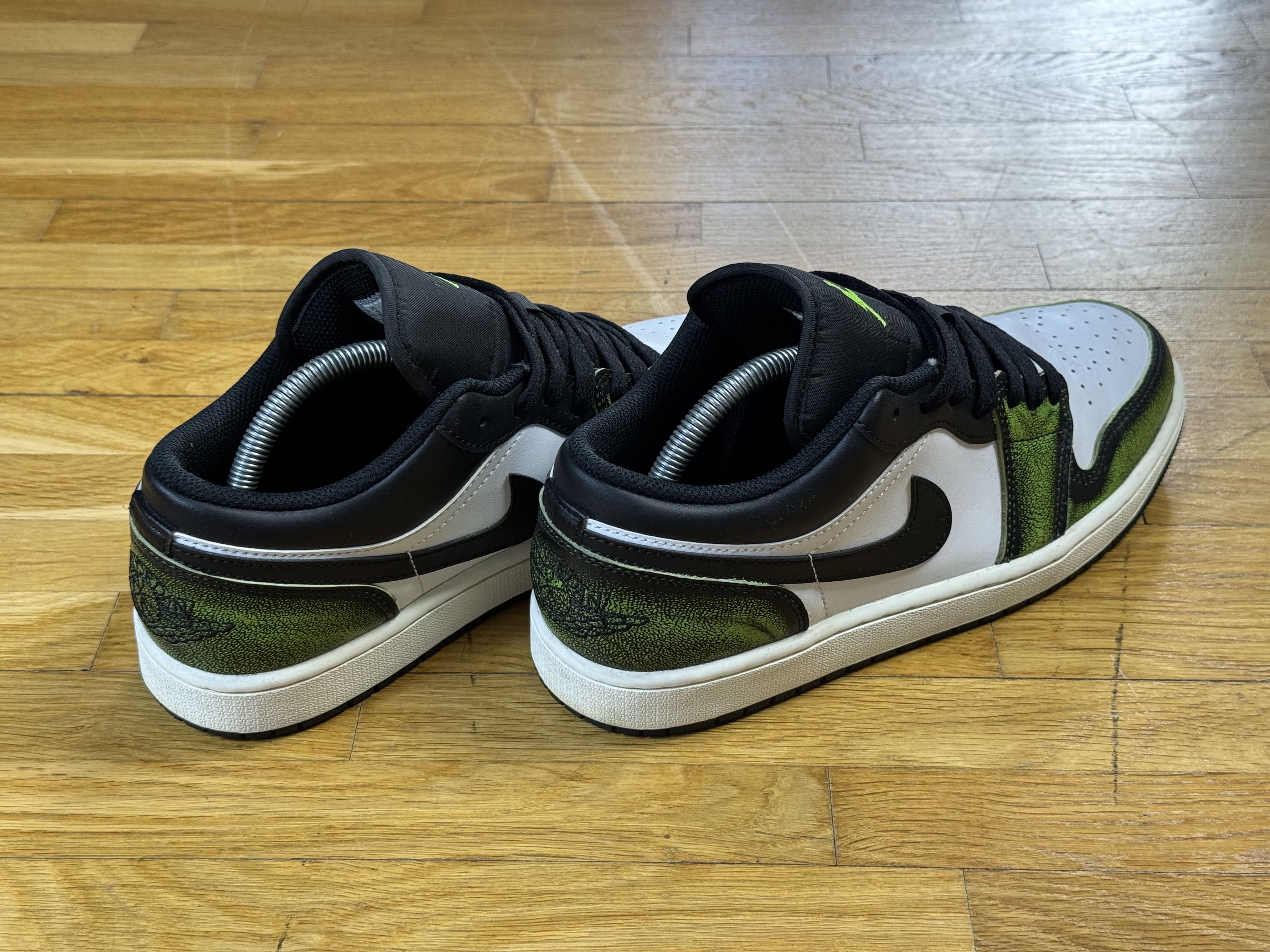 Nike Shoes NIKE AIR JORDAN 1 low electric green Size US 9 / EU 42 - 6 Thumbnail