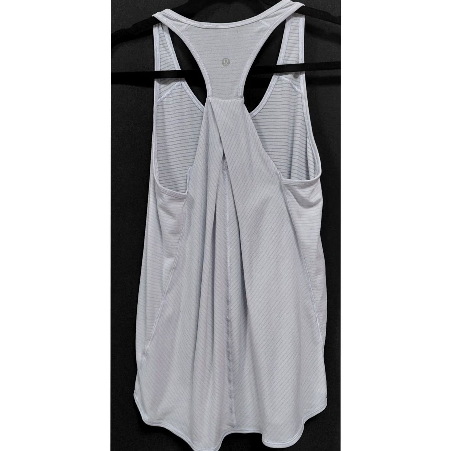 Lululemon Lululemon Top Womens 4 Gray Tip Racerback Tank Knit Sleeveless Women Size Size S / US 4 / IT 40 - 2 Thumbnail