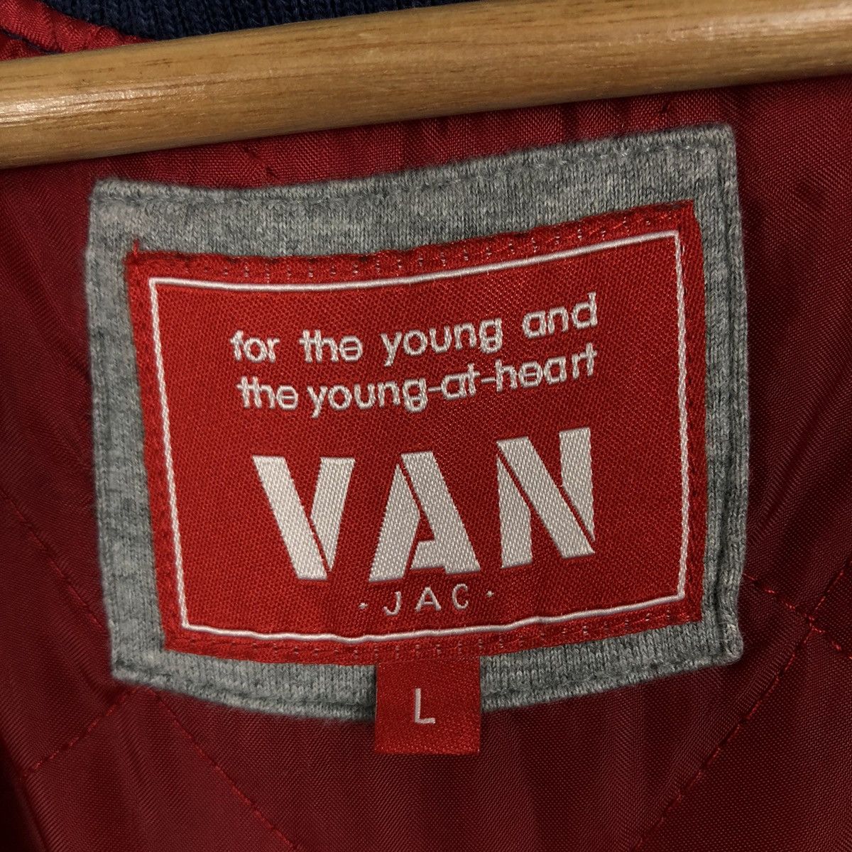 Japanese Brand 🔥90’s Vintage Varsity Jacket Van Jac Big Logo Issey Miyake Size US L / EU 52-54 / 3 - 15 Thumbnail