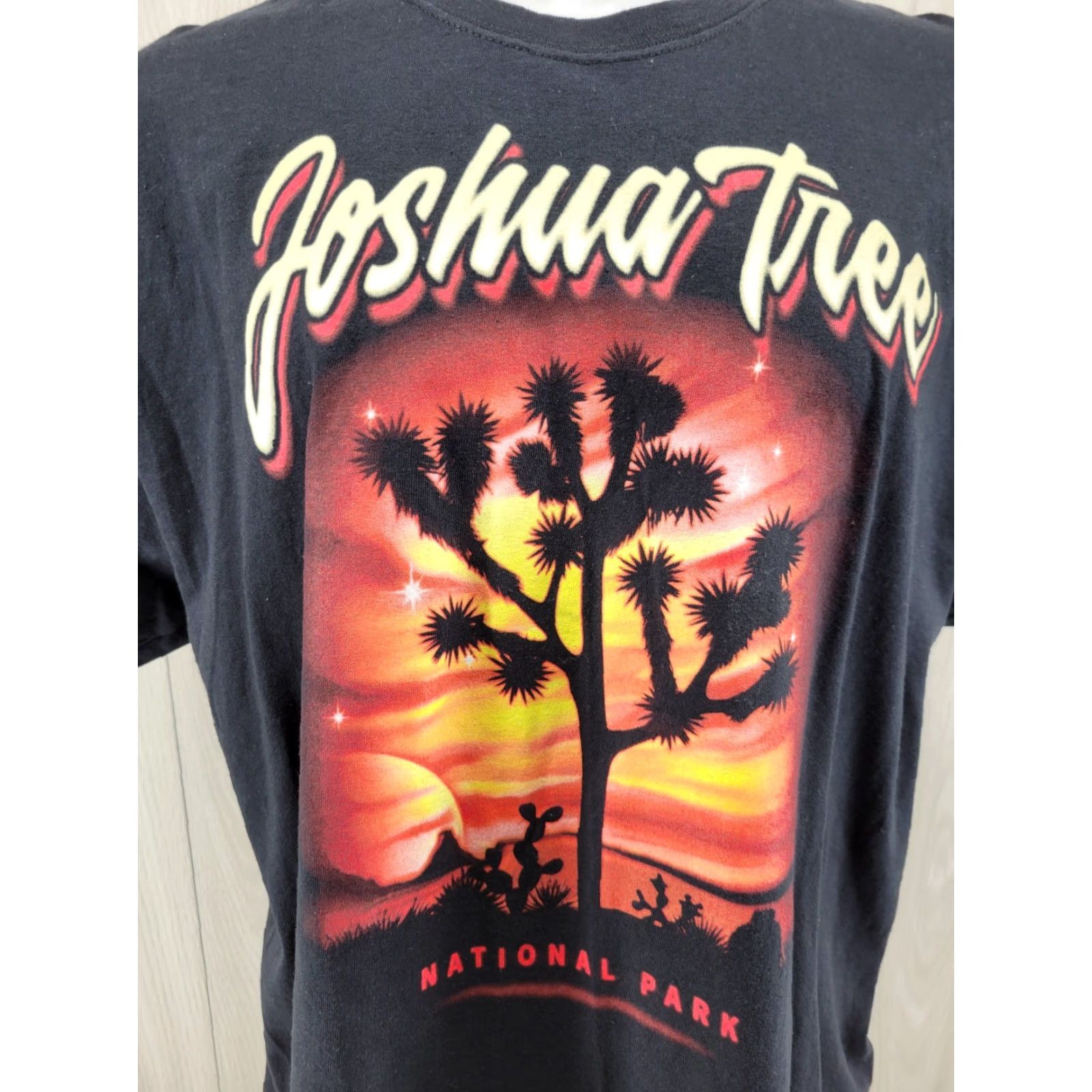 Vintage VINTAGE DOM JOSHUA TREE NATIONAL PARK SOUVENIR T-SHIRT XL Black Cotton Jersey Logo 90s USA Nature Unisex Adults Shirt Mens Size US XL / EU 56 / 4 - 2 Thumbnail