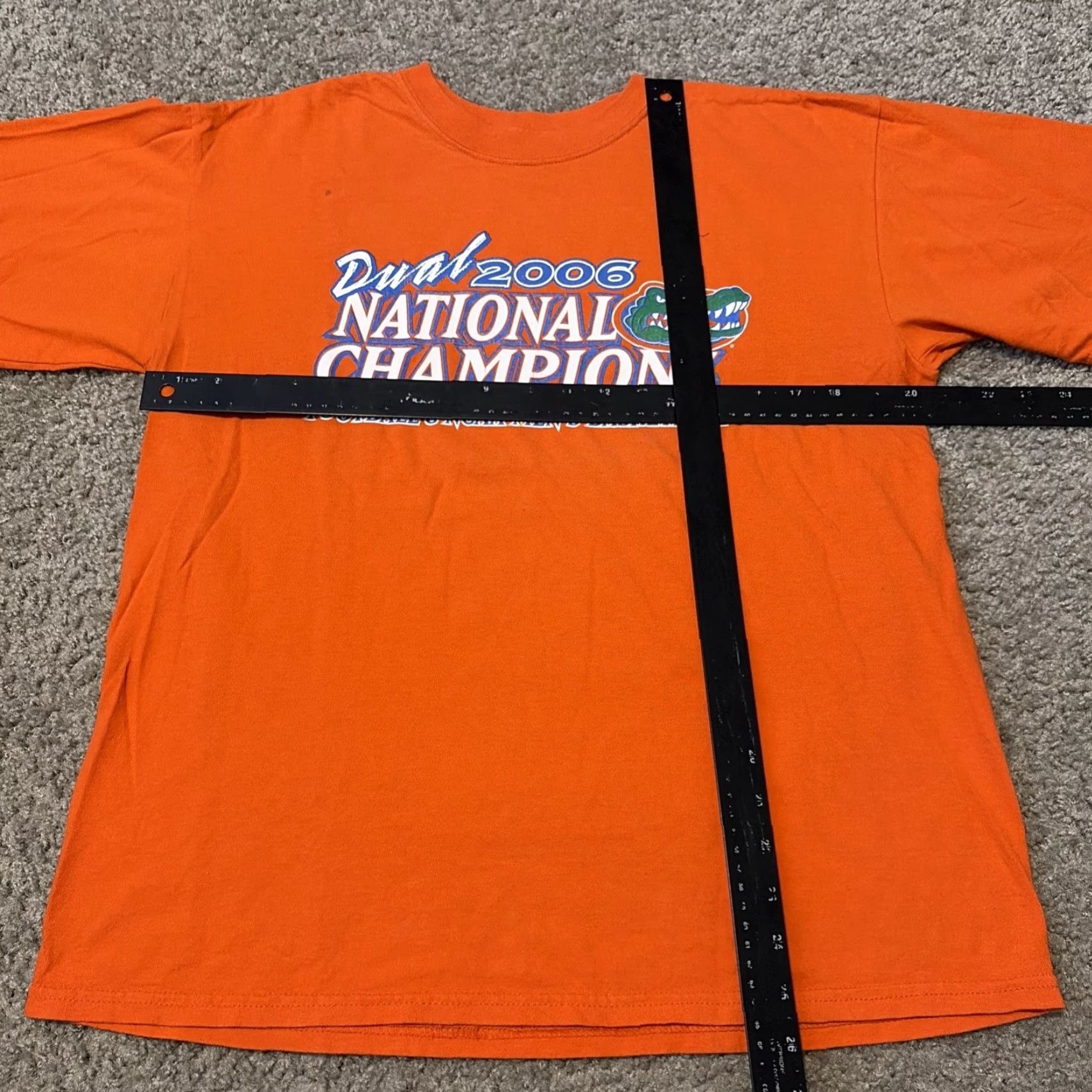 Gildan VINTAGE Florida Gators Football Basketball National Champions Orange T-Shirt L Mens Long Sleeve Orange 2006 Championship Gildan Reebok Size US L / EU 52-54 / 3 - 5 Thumbnail