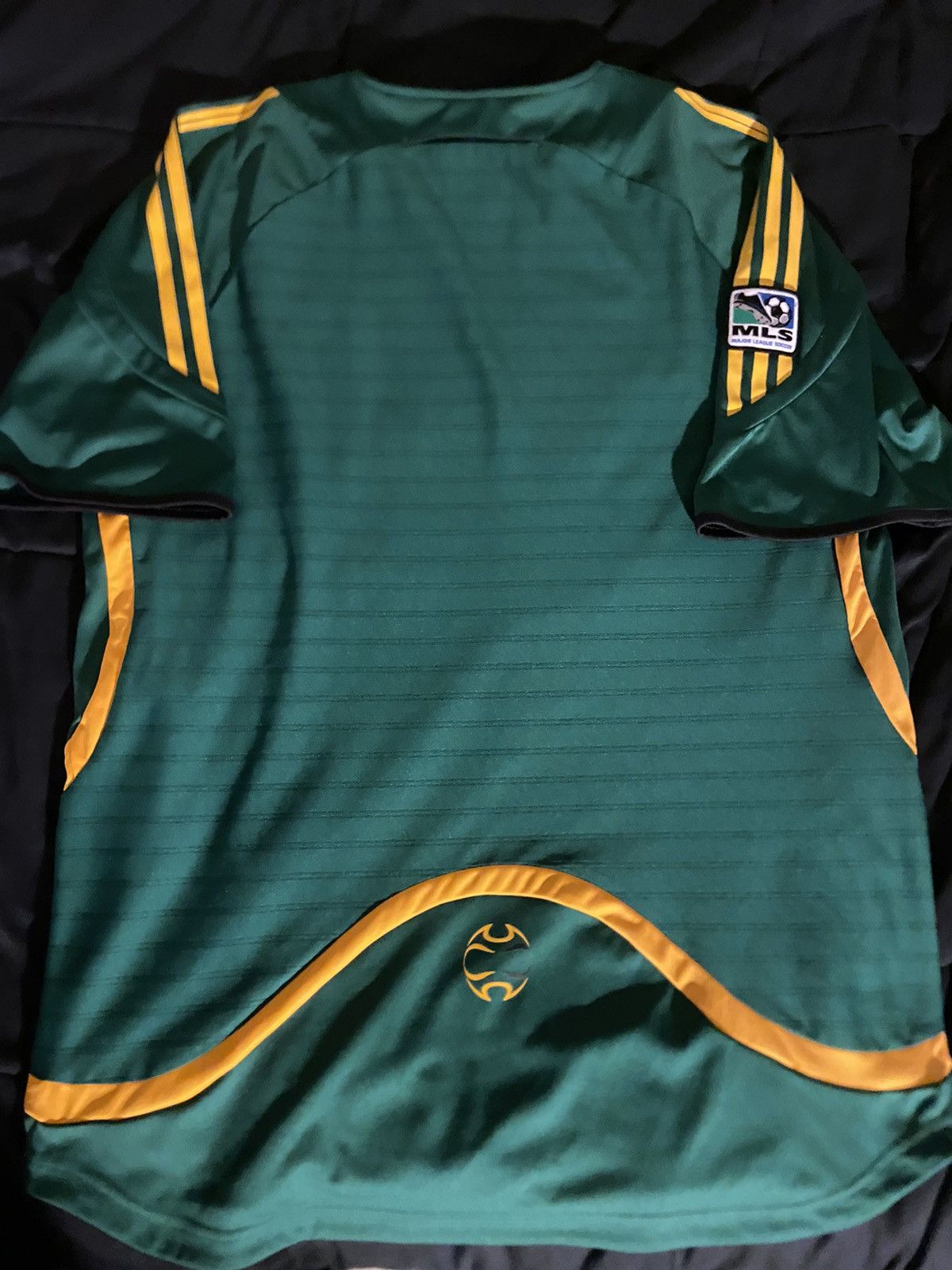 Adidas LA Galaxy Vintage Warm up jersey size L USED Size US L / EU 52-54 / 3 - 5 Thumbnail