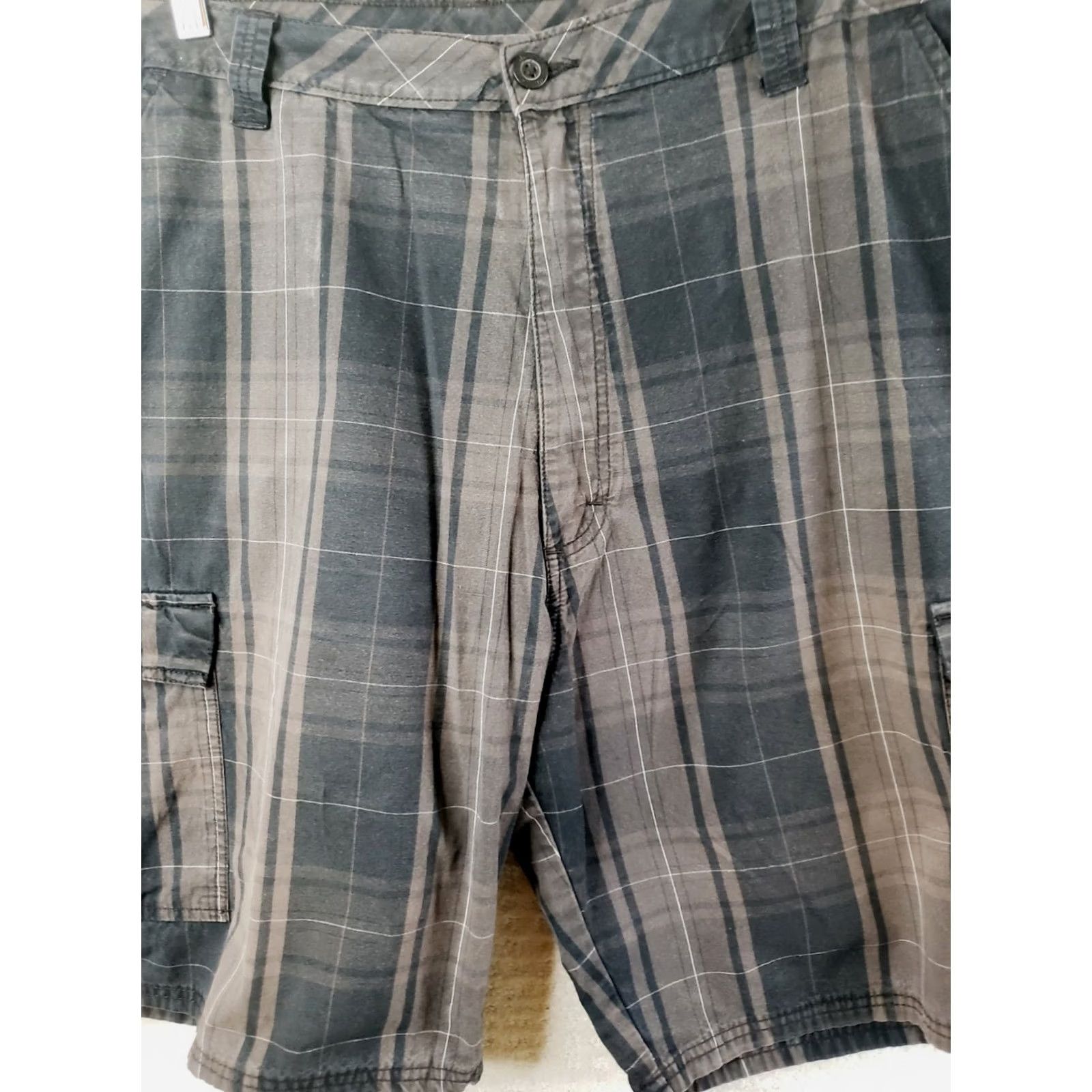 Wrangler Wrangler Men's 40 Flat-Front Relax Comfort-Fit Cargo Shorts Black Brown Plaid Size US 40 / EU 56 - 5 Thumbnail