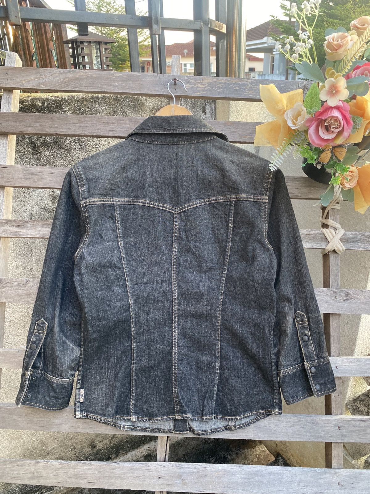Burberry Vintage Burberry Denim Shirt Button Ups Size M / US 6-8 / IT 42-44 - 5 Thumbnail
