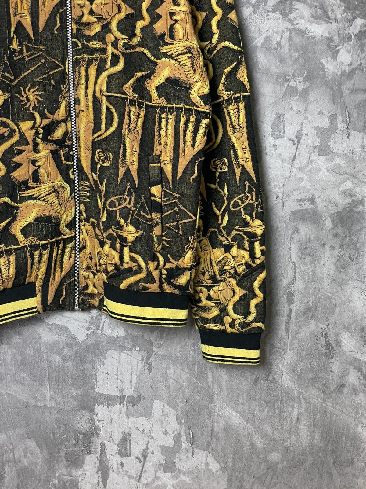 Japanese Brand ZARA Embroidered Velvet Bomber Jacket Yellow Size US L / EU 52-54 / 3 - 5 Thumbnail