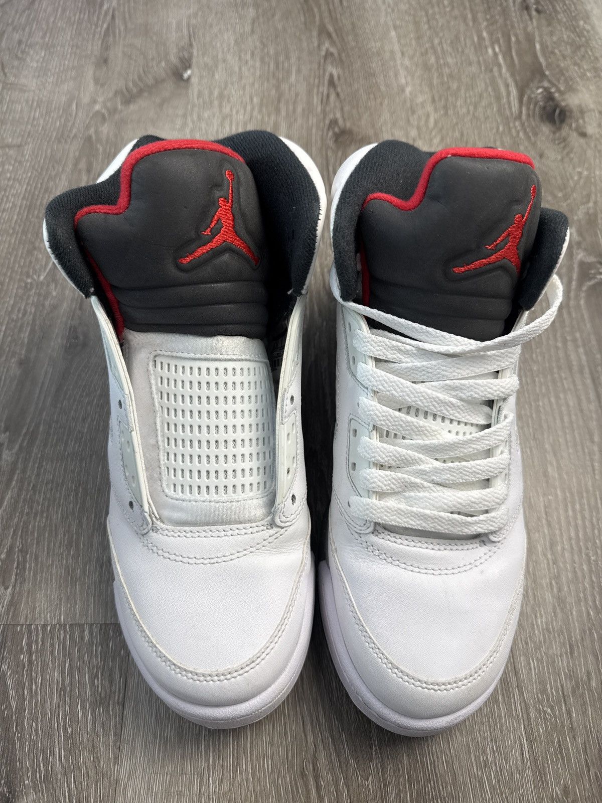Jordan Brand Air Jordan 5 “White Cement” (GS) **PRE-OWNED** Size US 6.5 / EU 39-40 - 3 Thumbnail