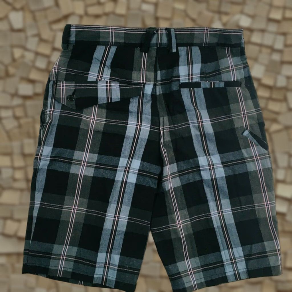 Vintage Avant Garde Shorts Men's Check Plaid Classic Outdoors Flat Front Sz 32 Black Gray Size US 32 / EU 48 - 1 Thumbnail