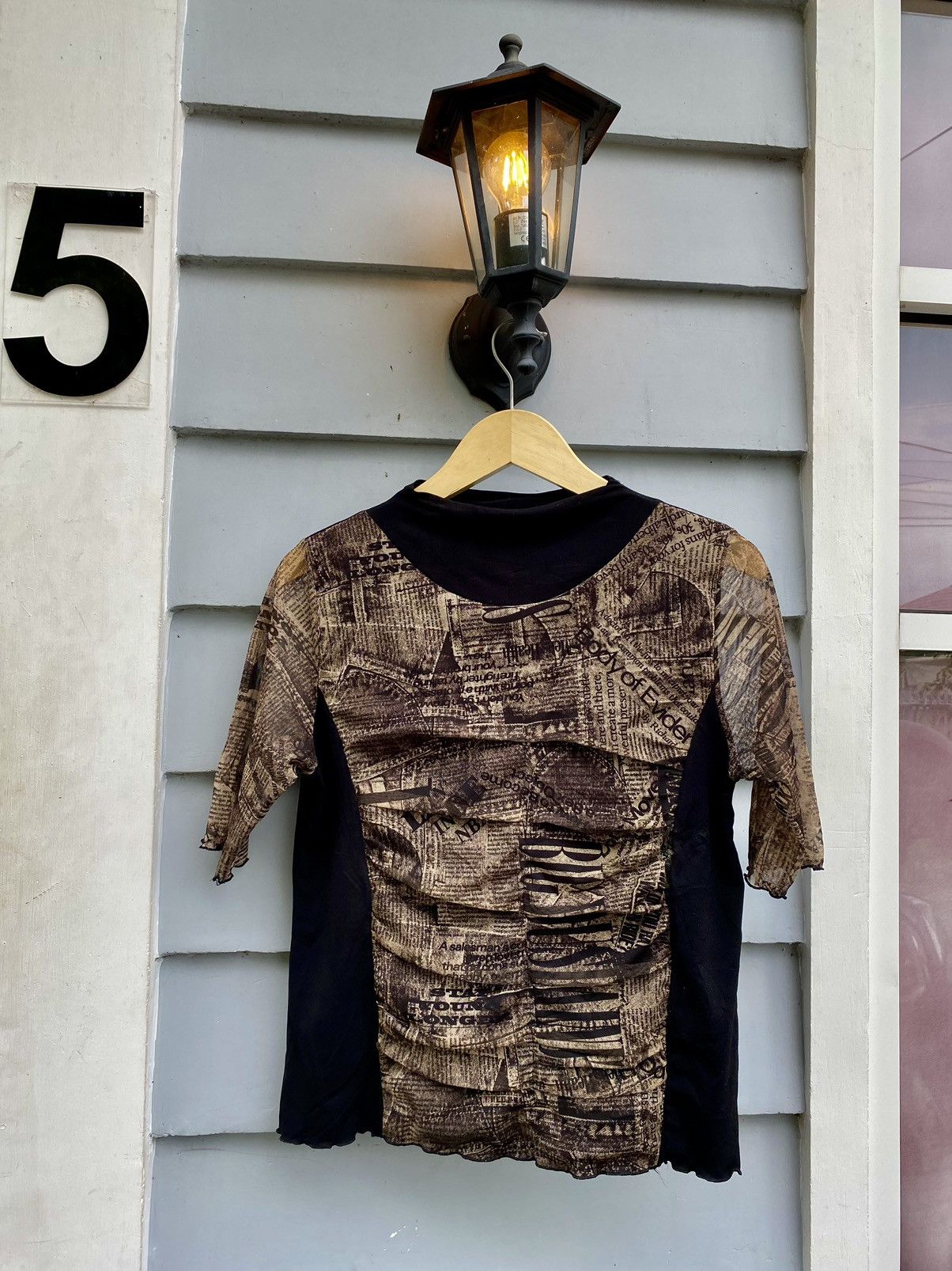 If Six Was Nine Evident Newspaper Ruffle Accent Tee John Galliano Style Size US M / EU 48-50 / 2 - 1 Thumbnail