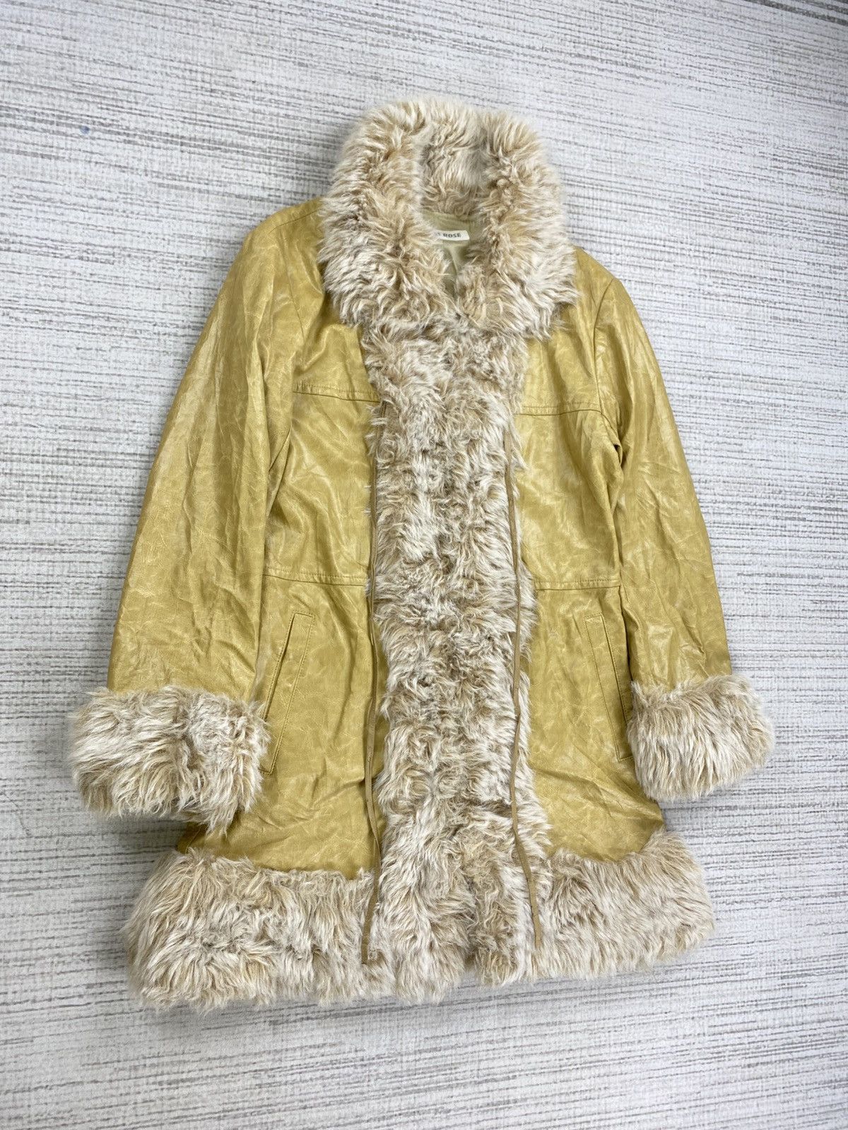 Vintage Vintage L’est Rose Faux Fur Leather Coat Jacket Size US S / EU 44-46 / 1 - 3 Thumbnail