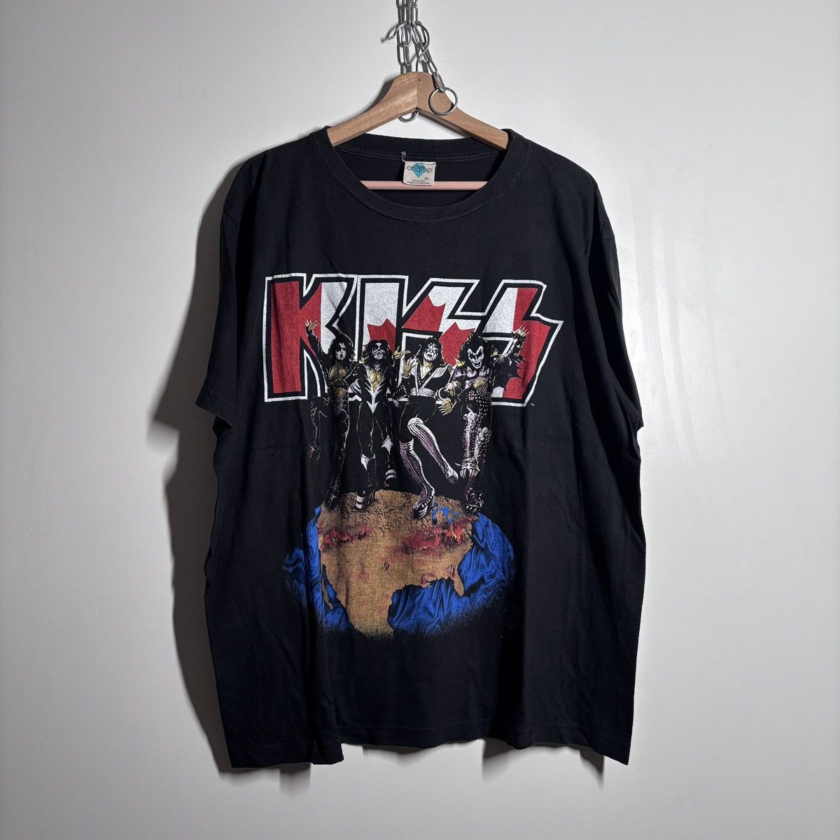 KISS Vtg 90s kiss tour tees single stitched Size US L / EU 52-54 / 3 - 5 Thumbnail