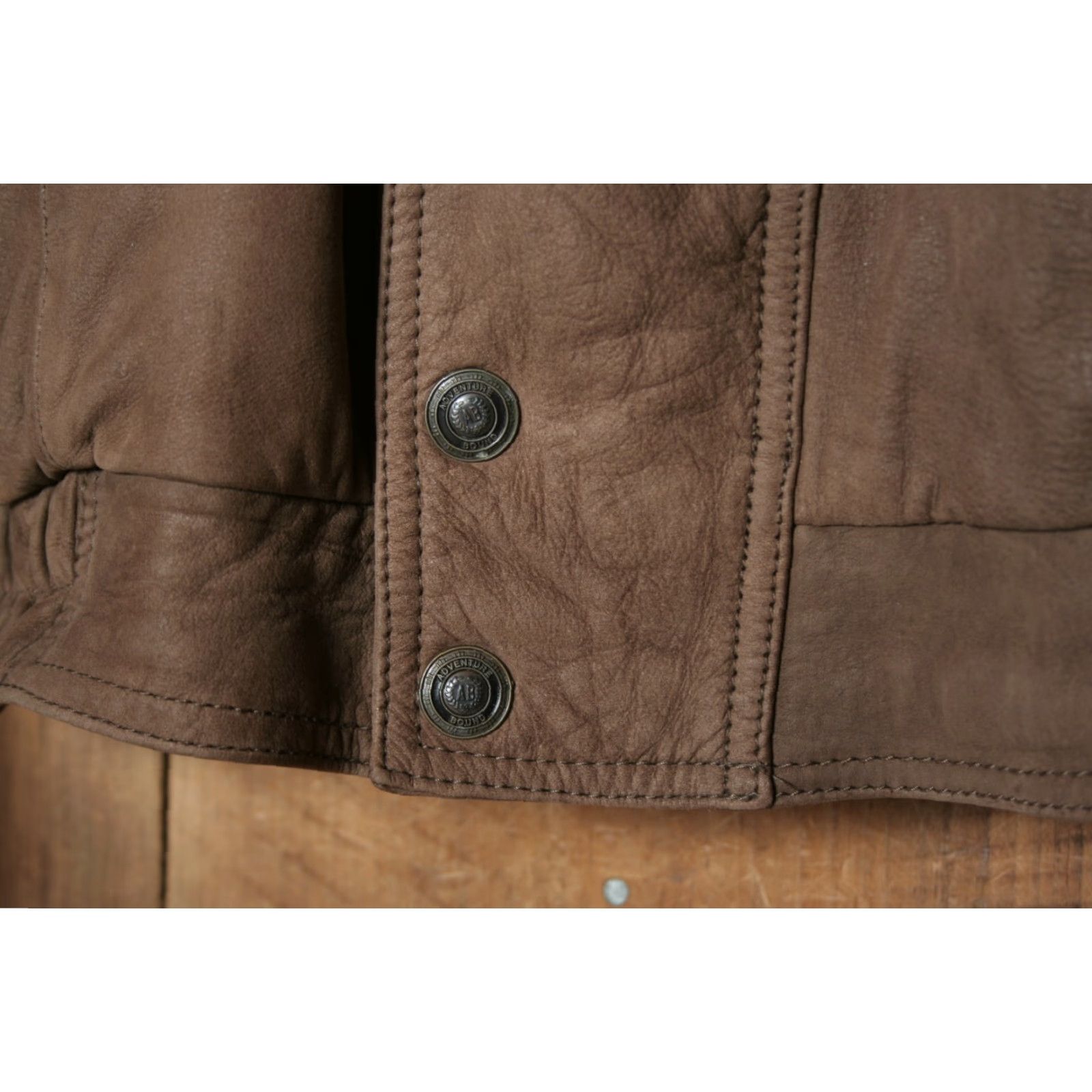 Vintage VINTAGE Adventure Bound Brown Leather Bomber Jacket Mens XLT 90s Size US XL / EU 56 / 4 - 7 Thumbnail