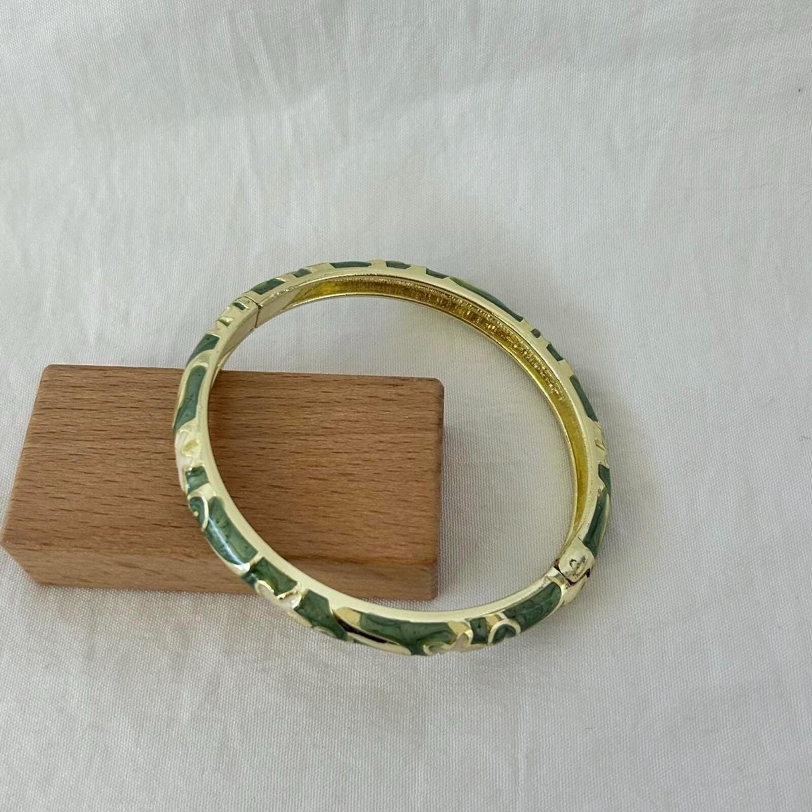 Other Sage green & gold floral bracelet Size ONE SIZE - 3 Thumbnail