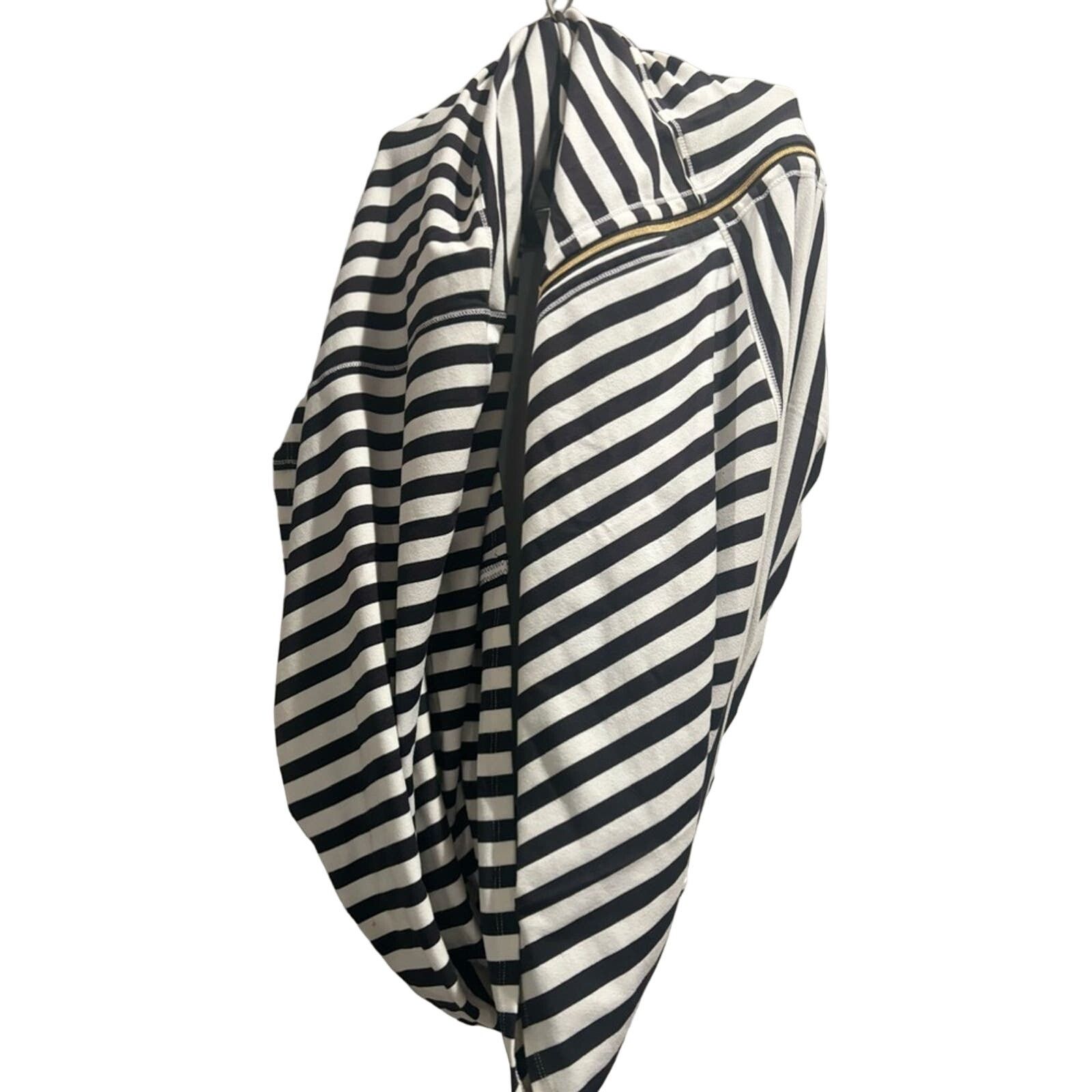 Lululemon LULULEMON Vinyasa Scarf *Zips Apex Stripe Black White Size ONE SIZE - 4 Thumbnail