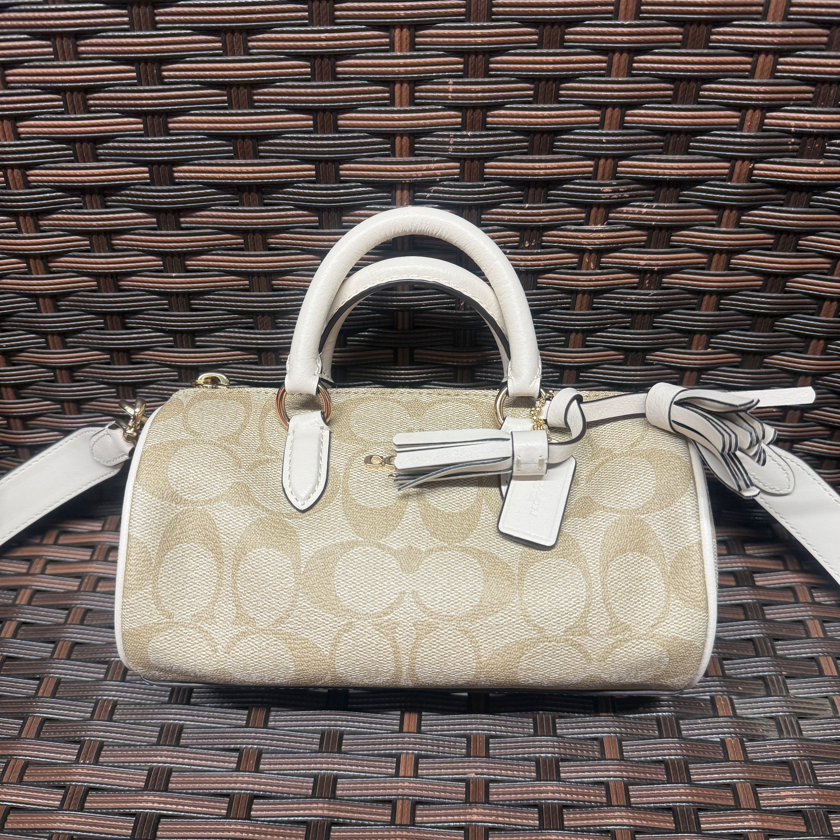 coach Lacey Crossbody Bag In Signature Canvas ck689