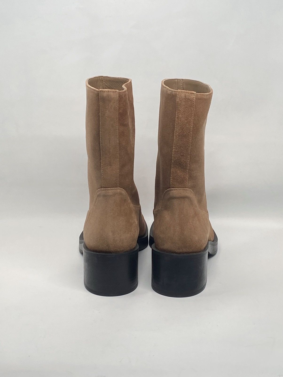 Stuart Weitzman Stuart Weitzman Kaia 40MM Sport Suede Booties size 9 Size US 9 / IT 39 - 4 Thumbnail