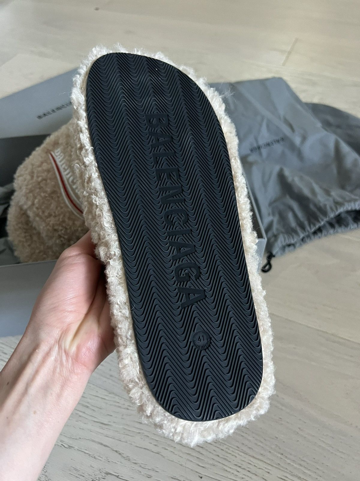Balenciaga Embroidered Logo Furry Fleece Campaign Sandals Slides Size US 8 / EU 41 - 5 Thumbnail