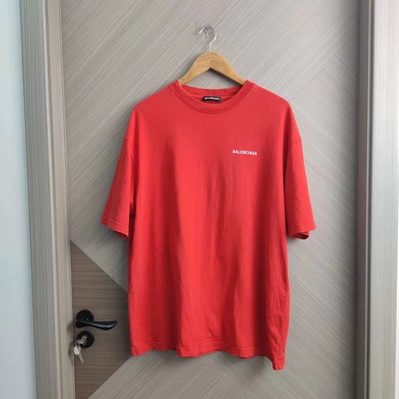 Balenciaga Balenciaga The red short sleeves are of good quality, and Size US S / EU 44-46 / 1 - 1 Thumbnail