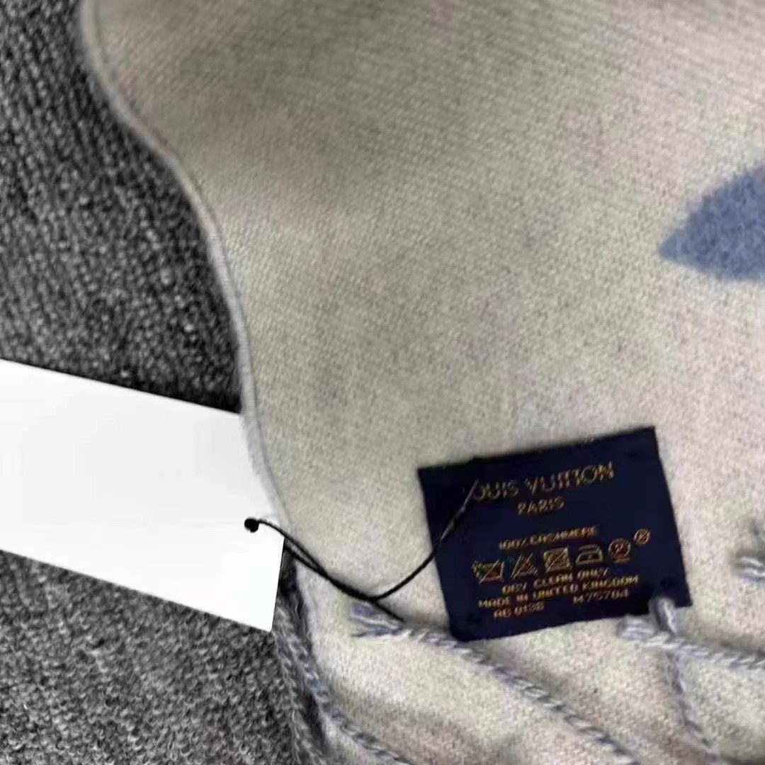 Louis Vuitton LV new blue cashmere scarf Size ONE SIZE - 3 Thumbnail