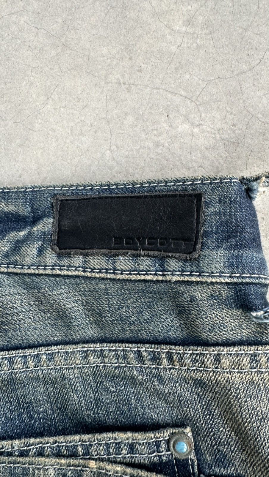 Boycott VINTAGE BOYCOTT WELL WORN FLARED DENIM PANT Size US 32 / EU 48 - 9 Thumbnail