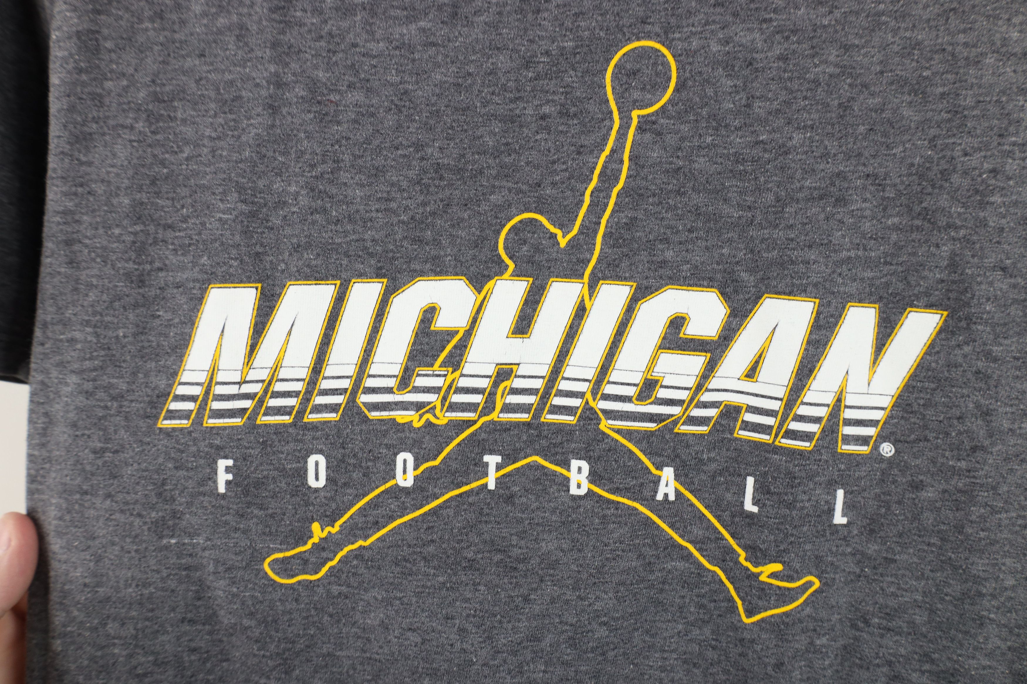 Nike Nike Air Jordan University of Michigan Basketball T-Shirt Size US S / EU 44-46 / 1 - 5 Thumbnail