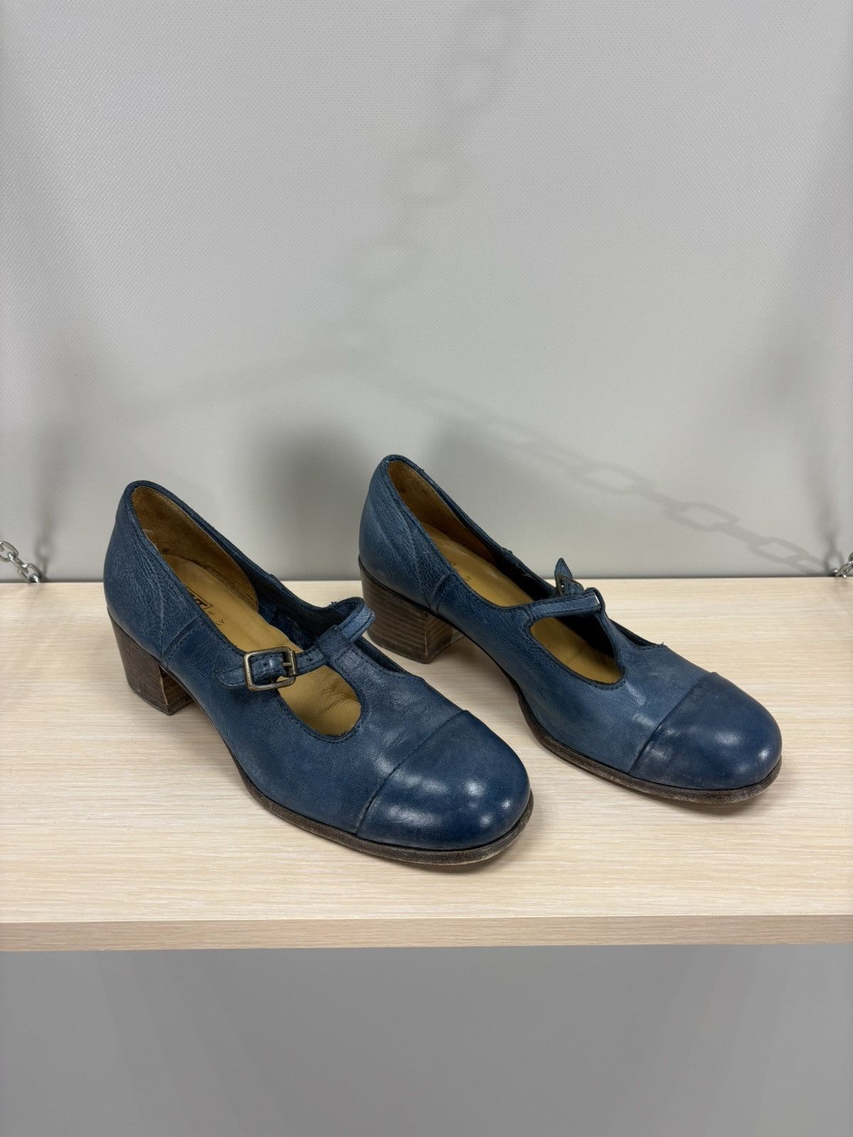 Leather × MoMA Womens leather shoes MOMA Size 37 1/2 Color Blue Size US 7.5 / IT 37.5 - 3 Thumbnail