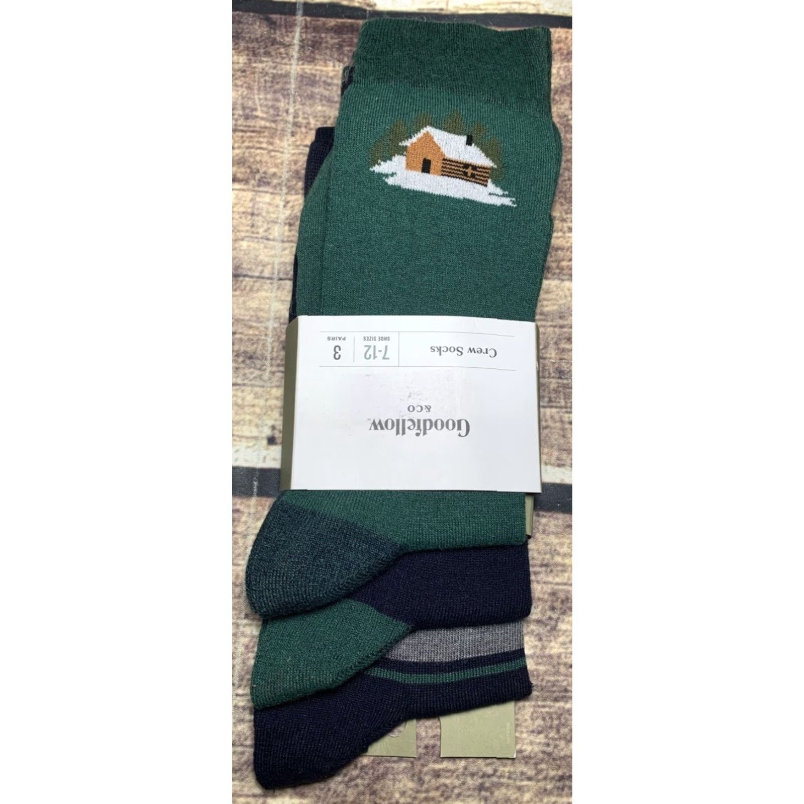 Vintage VINTAGE? No. Crew Socks 3 Pairs Shoe Sizes 7-12 Winter Cabin Goodfellow & Co NEW Size ONE SIZE - 2 Thumbnail