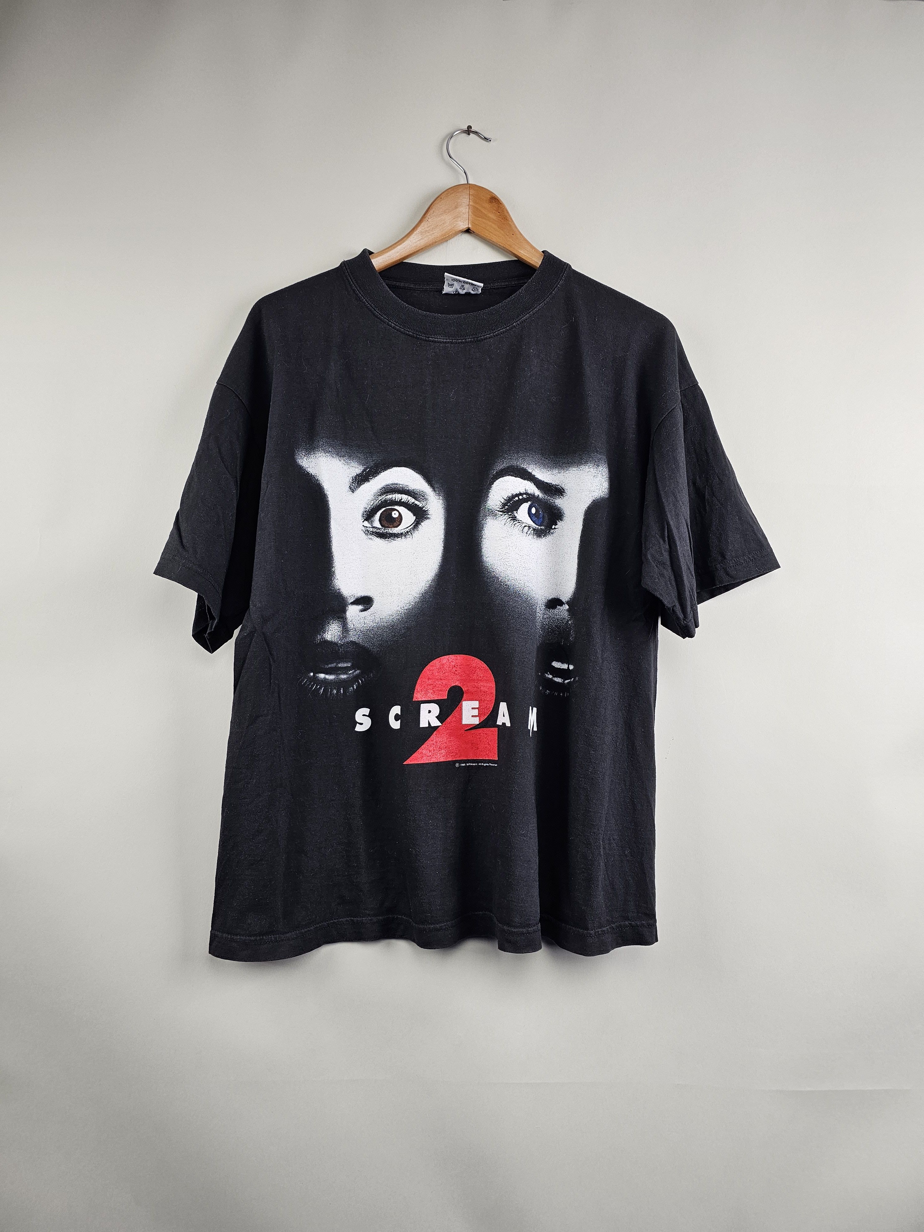 Anime × Vintage 1998 Scream 2 90s Vintage Horror Movie promo M 22.5" 26.5" Size US L / EU 52-54 / 3 - 6 Thumbnail