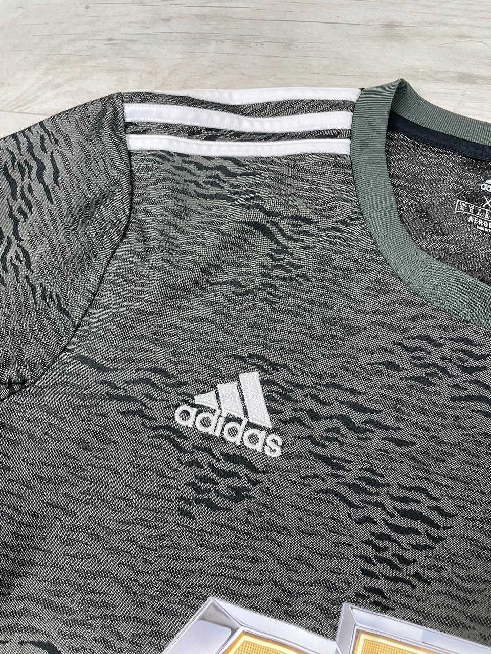 Adidas Adidas MANCHESTER UNITED 2020 2021 AWAY Shirt SOCCER Jersey Size US XL / EU 56 / 4 - 5 Thumbnail