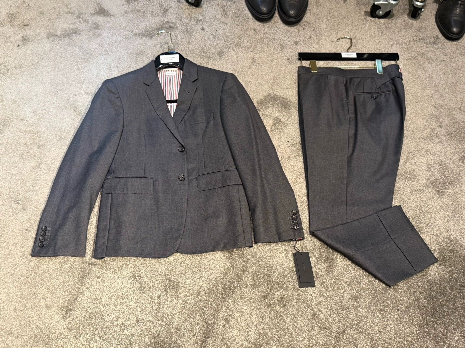 Thom Browne Thom Browne Charcoal Gray 100% Wool Classic Suit Size US S / EU 44-46 / 1 - 1 Thumbnail