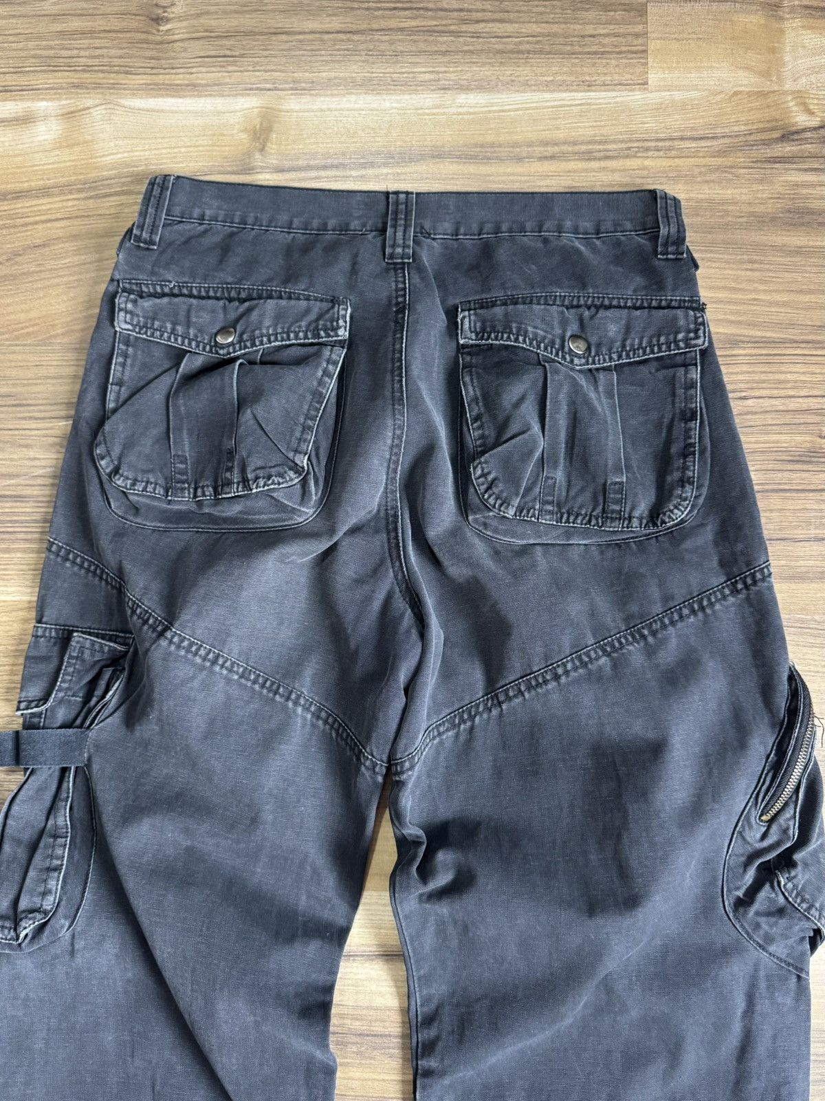 Japanese Brand Vintage Avant Garde Multi Pocket Grey Faded Pants Jeans Size US 31 - 13 Thumbnail