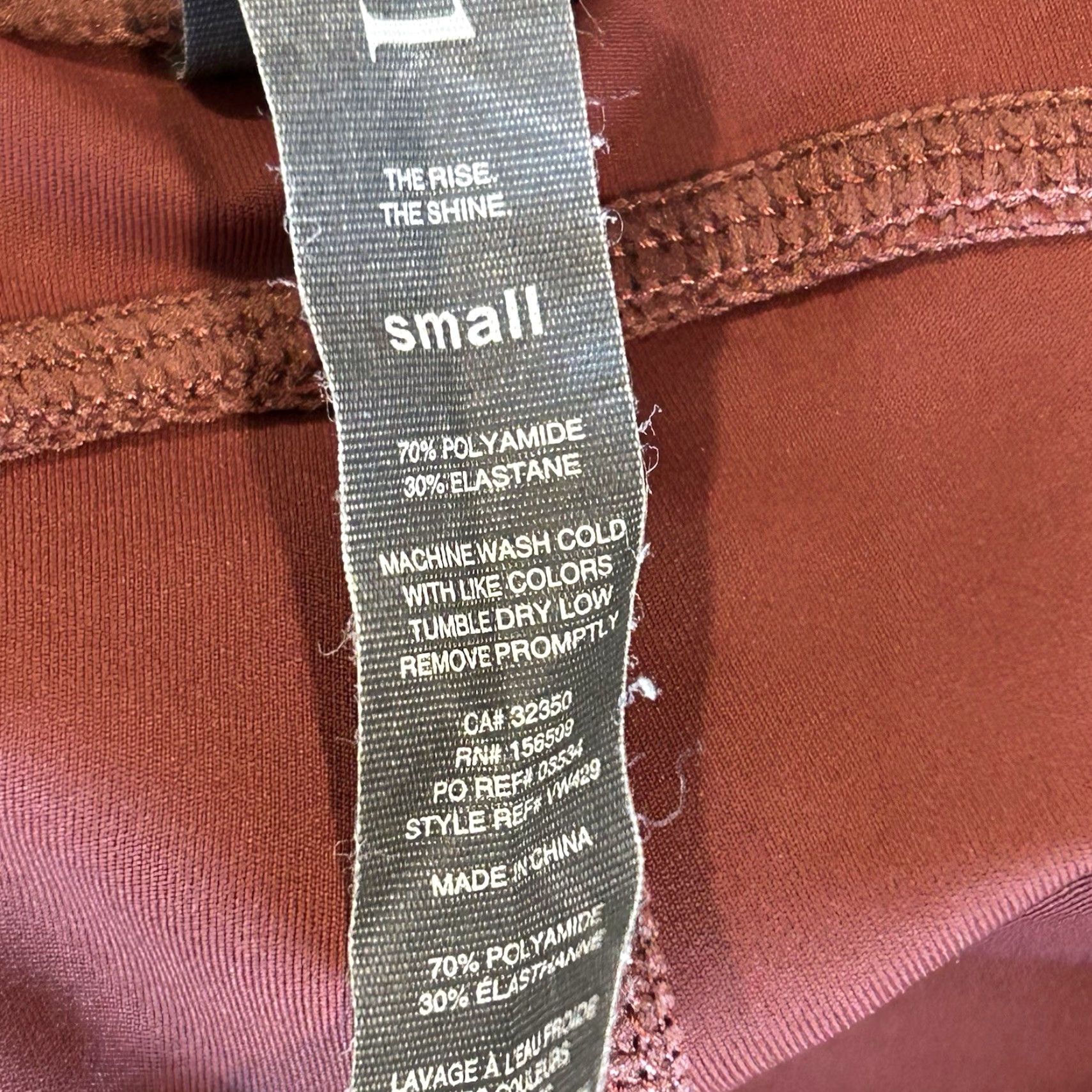 Vuori Vuori Stride Legging Women's Small Leggings Regular Maroon Solid Logo 26 Inseam Athletic Womens XS-? Size 28" / US 6 / IT 42 - 5 Thumbnail