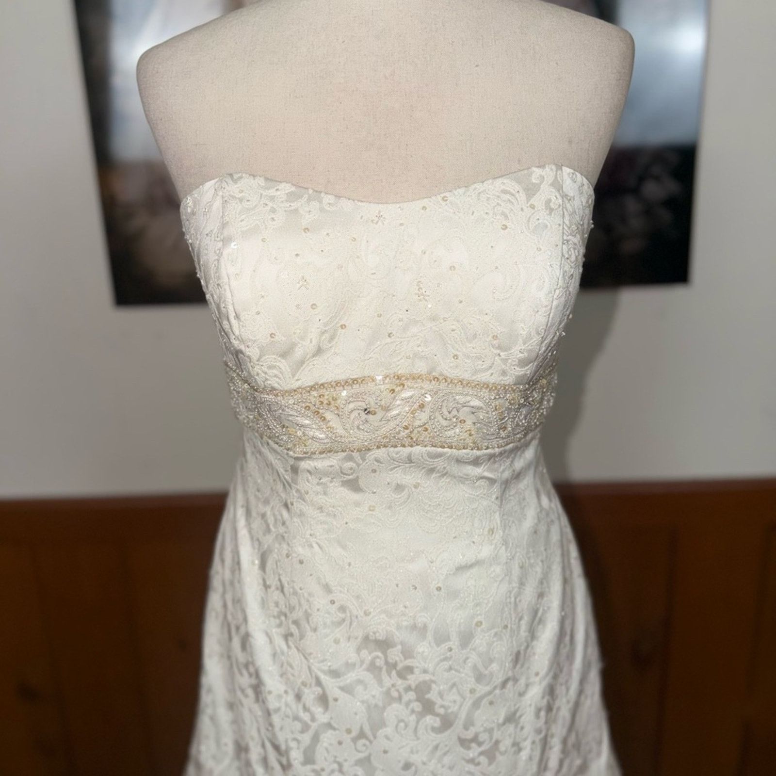 Oleg Cassini Beautiful Oleg Cassini Strapless Brocade Wedding Gown Size M / US 6-8 / IT 42-44 - 3 Thumbnail