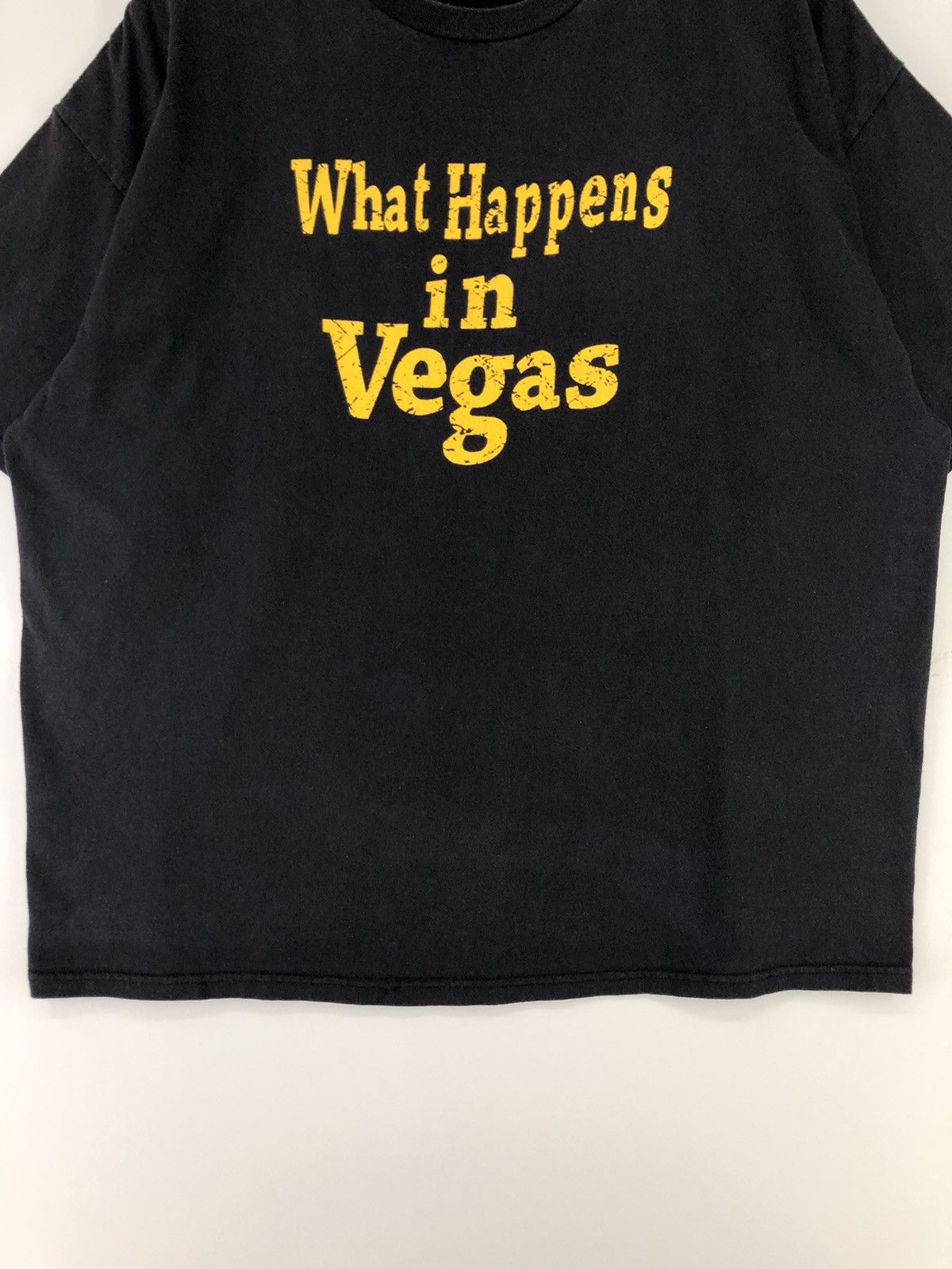 Vintage Vintage Y2K What Happens In Vegas Stays In Vegas Tshirt Size US XL / EU 56 / 4 - 11 Thumbnail