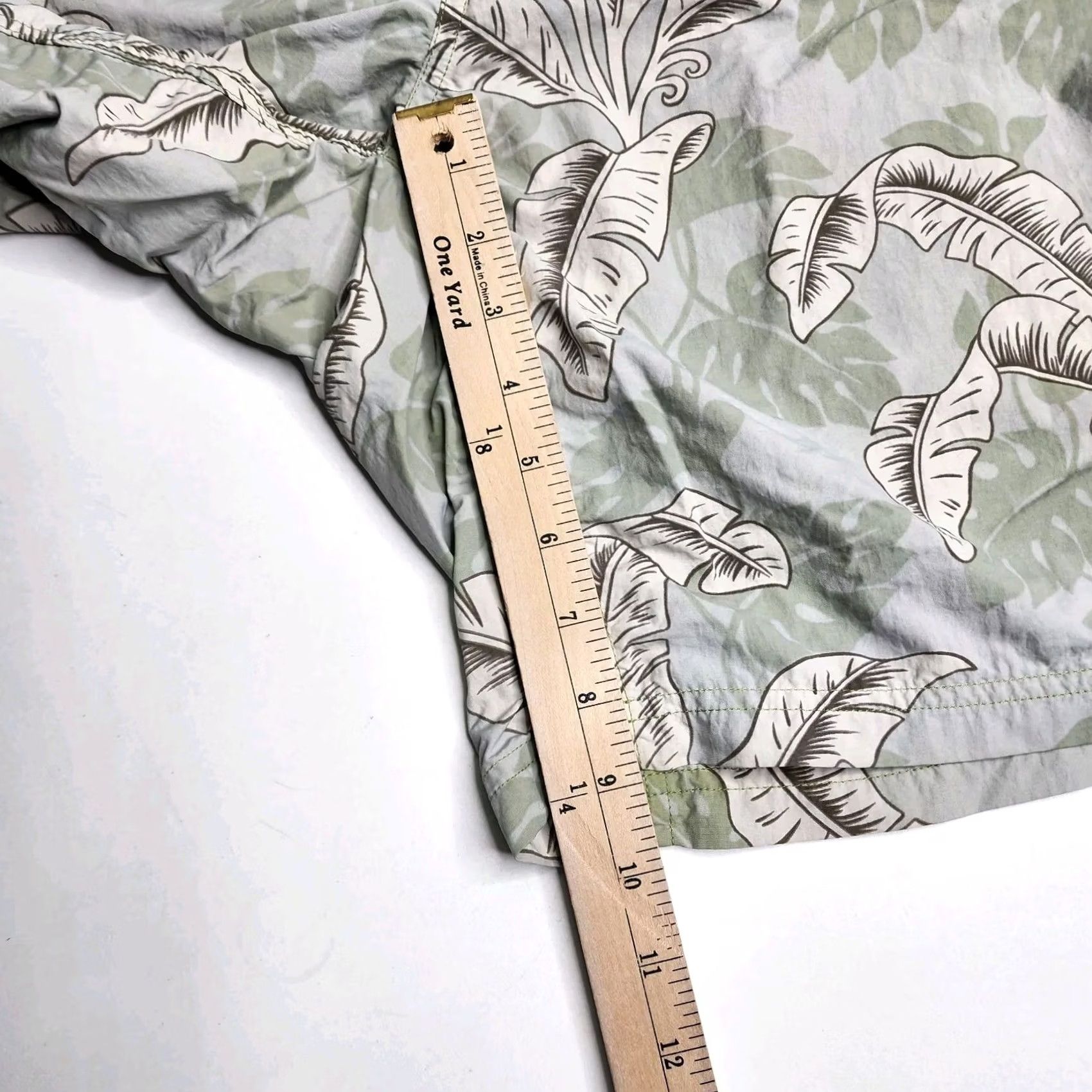 Patagonia Patagonia Wavefarer Board Shorts Palms Surf Beach Pool Swimsuit Trunks 33 Green Mens Regular Waist Drawstring Pockets Beach Size US 33 - 8 Thumbnail