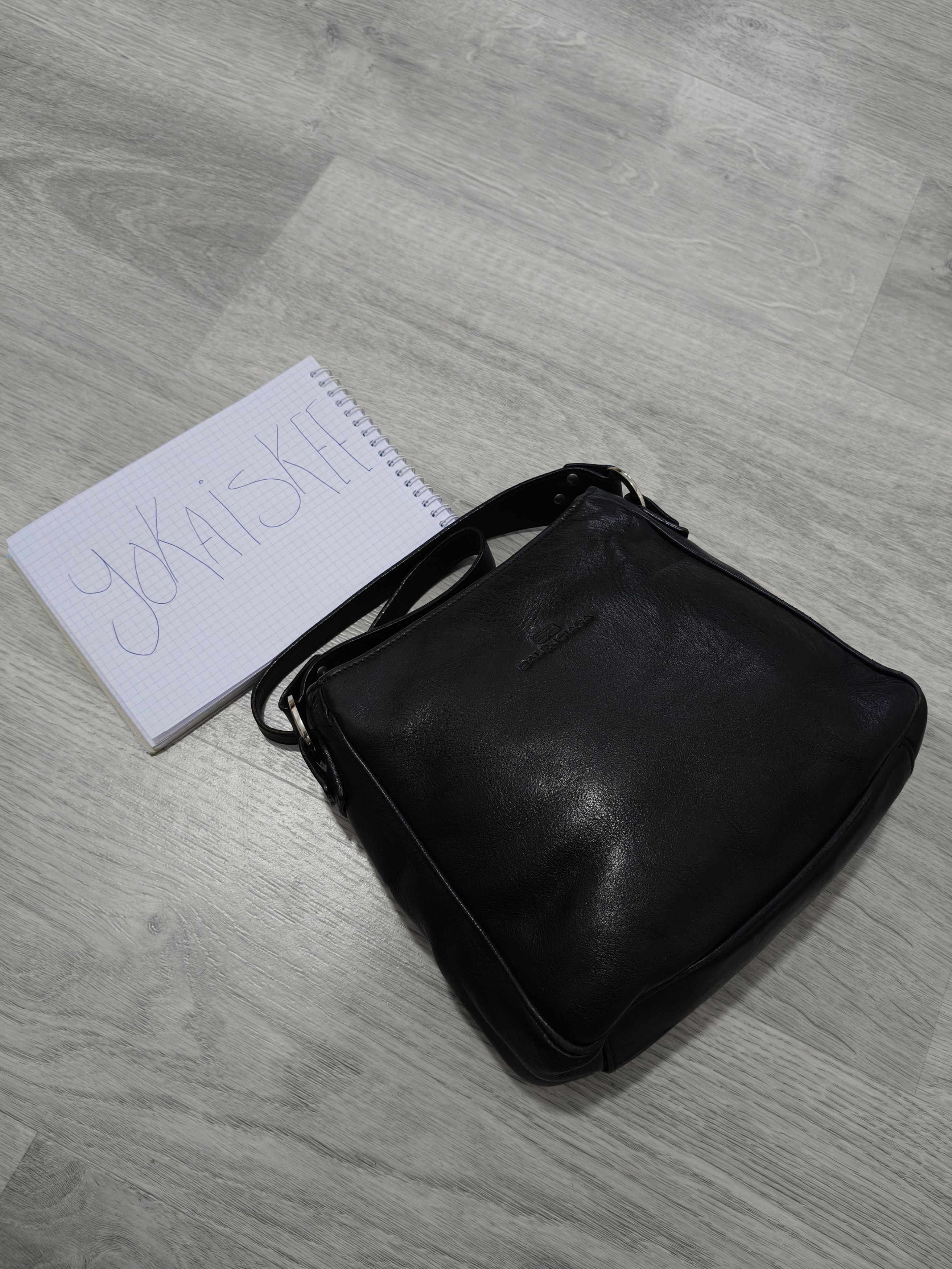Balenciaga Vintage Balenciaga Black Leather Luxury Y2K Shoulder Bag Size ONE SIZE - 5 Thumbnail