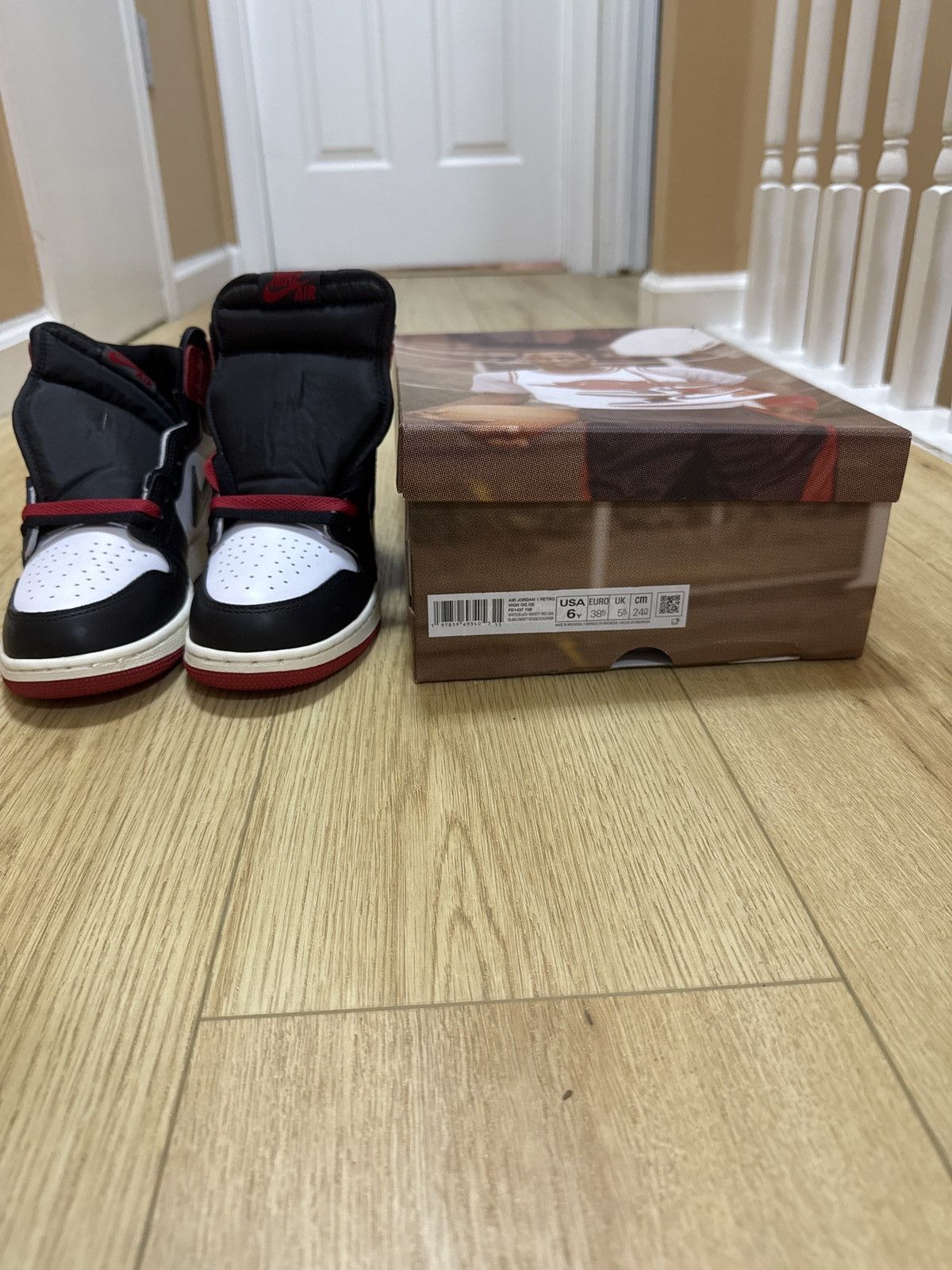 Jordan Brand 🔥 Air Jordan 1 High OG Black Toe Reimagined – GS 6Y / W7 Size US 7.5 / IT 37.5 - 6 Thumbnail