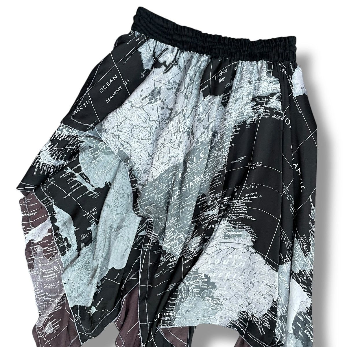 Sacai Sacai S/S20 Runway Map Print Garterized Asymmetric Skirt Size 28" / US 6 / IT 42 - 14 Thumbnail