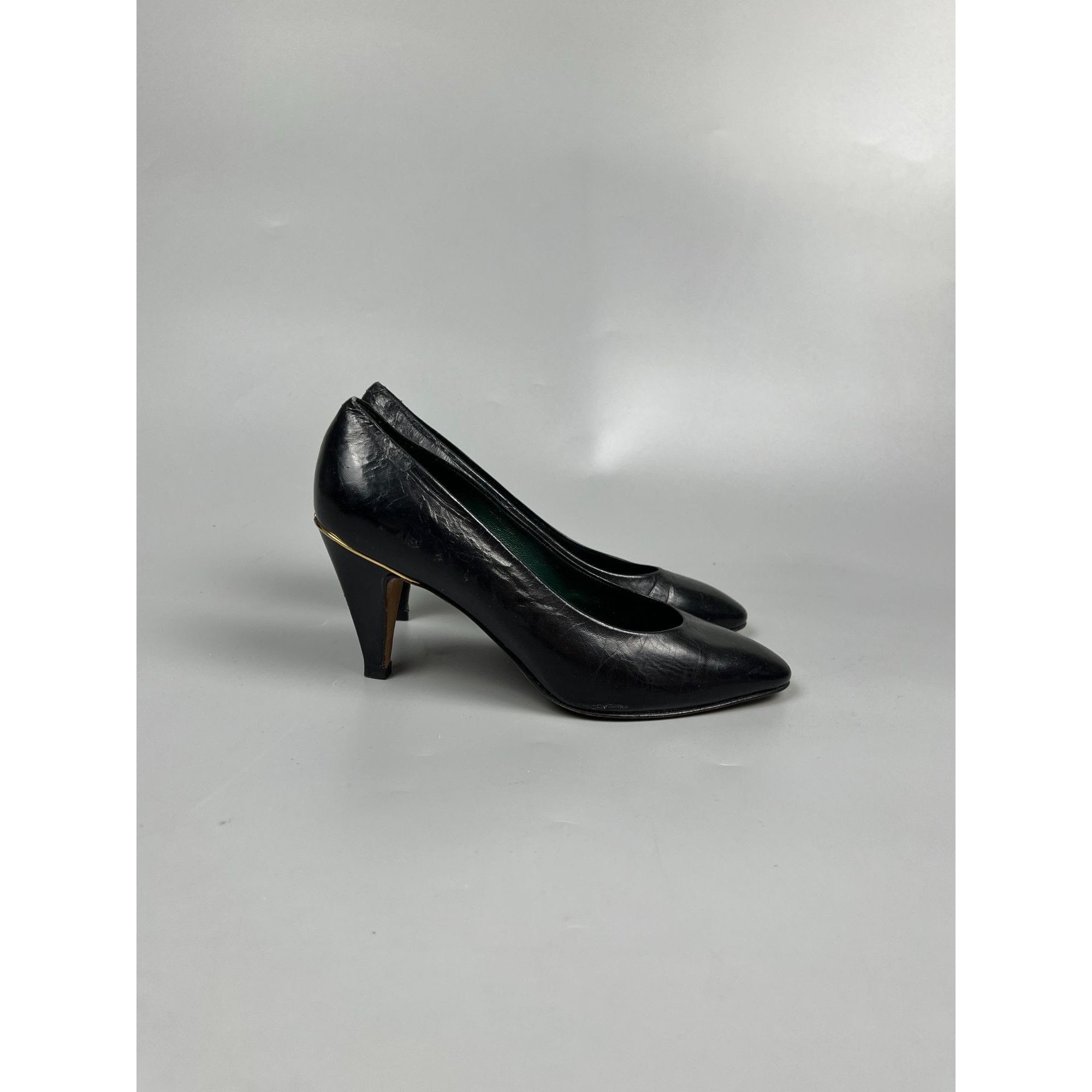 Gucci Gucci Vintage Pointed Toe Leather Pumps (Y1022) Size US 6 / IT 36 - 1 Thumbnail